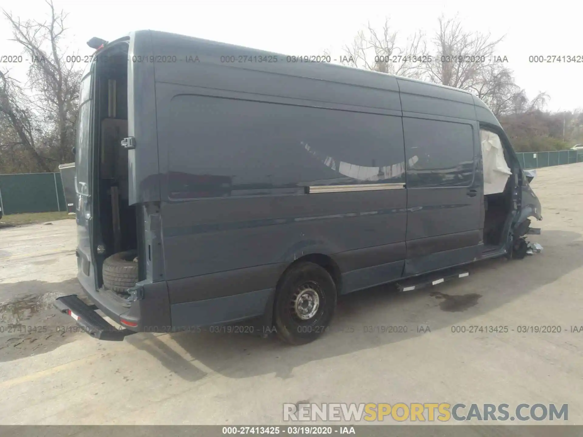 4 Фотография поврежденного автомобиля WD4PF1CD0KP115554 MERCEDES-BENZ SPRINTER 2019