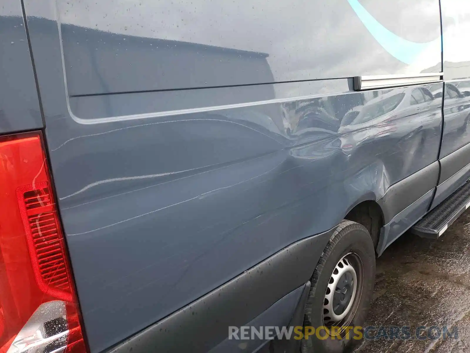 10 Photograph of a damaged car WD4PF1CD0KP124657 MERCEDES-BENZ SPRINTER 2019