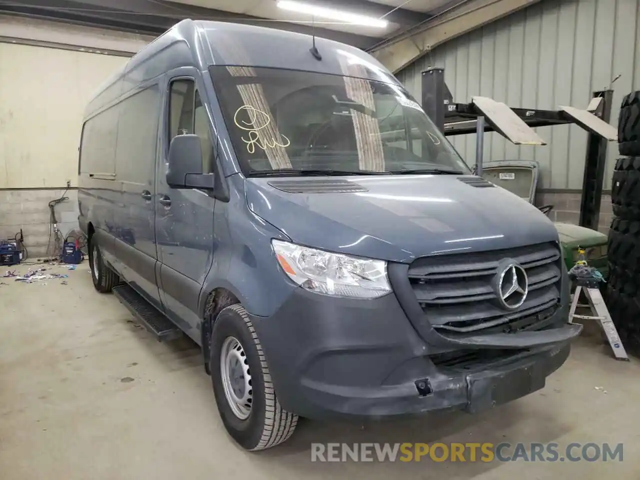 1 Фотография поврежденного автомобиля WD4PF1CD1KP128202 MERCEDES-BENZ SPRINTER 2019