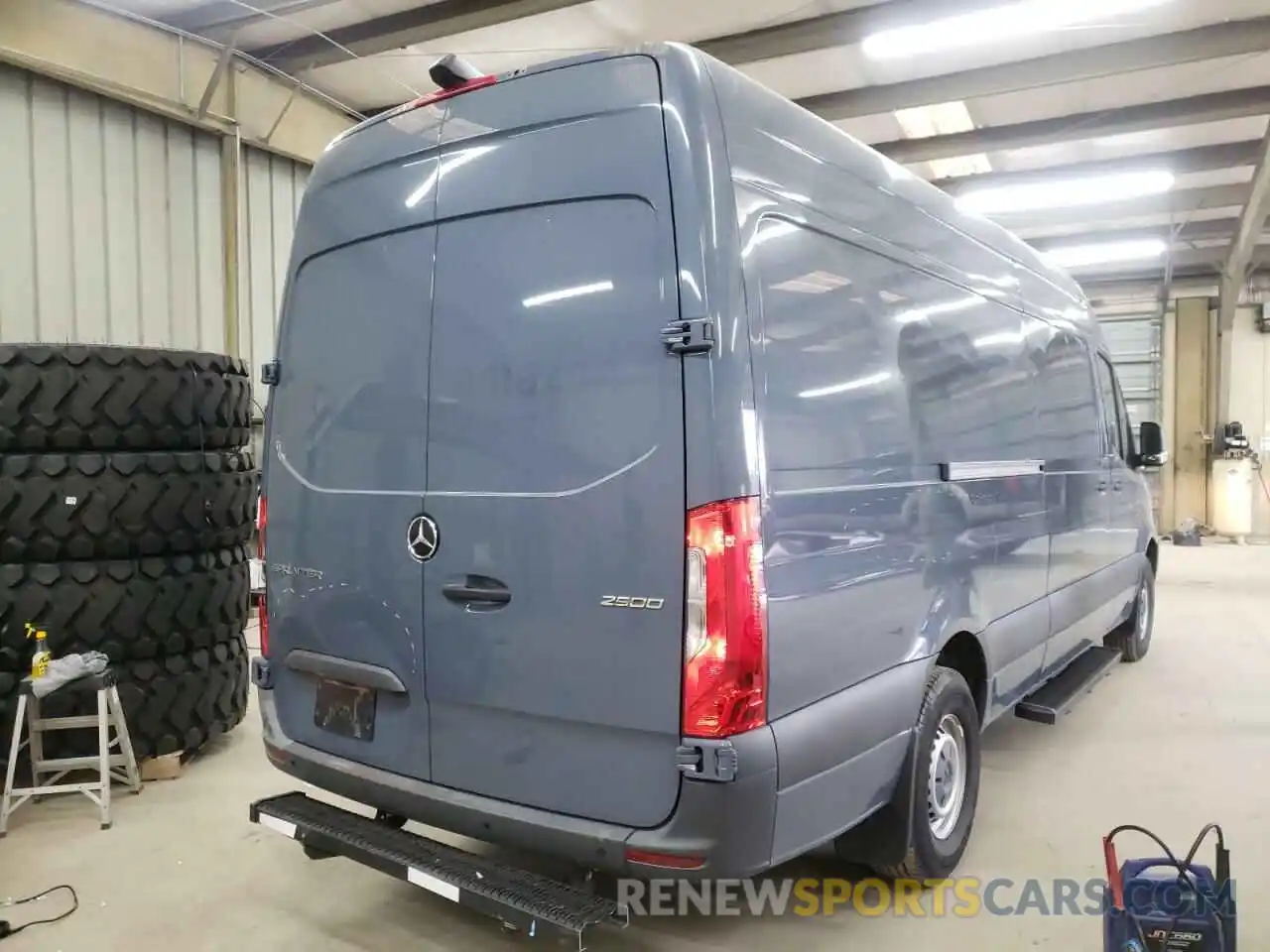 4 Фотография поврежденного автомобиля WD4PF1CD1KP128202 MERCEDES-BENZ SPRINTER 2019