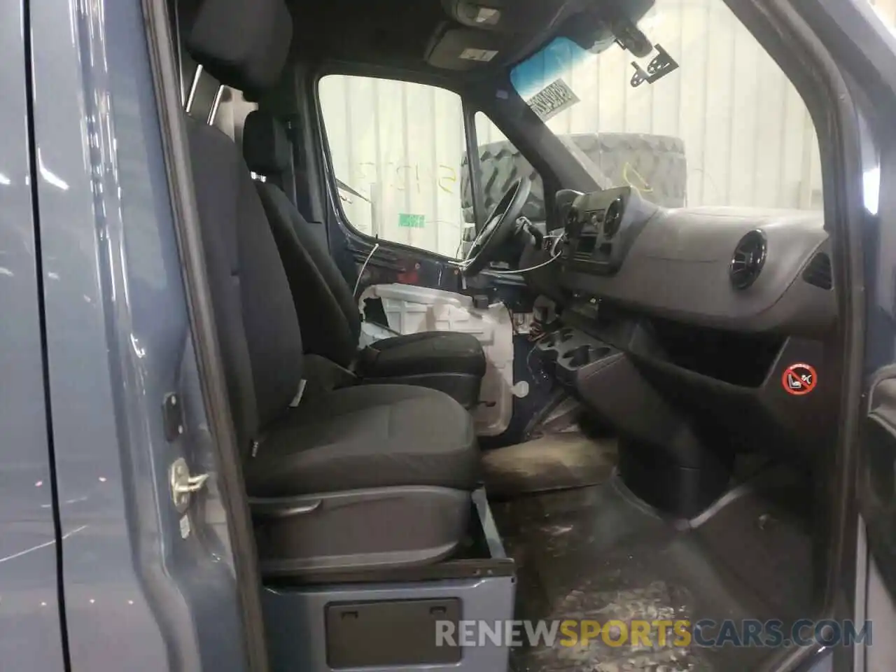 5 Photograph of a damaged car WD4PF1CD1KP128202 MERCEDES-BENZ SPRINTER 2019