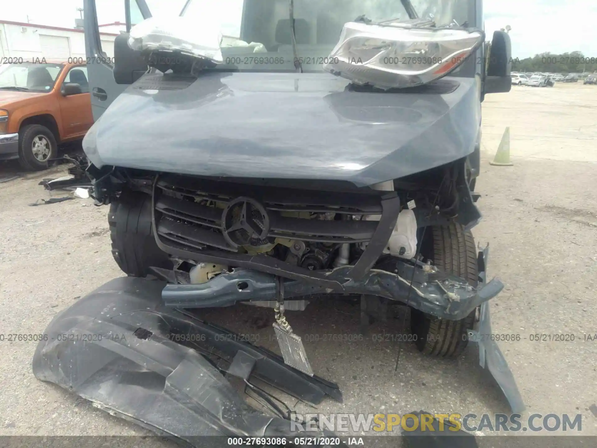 6 Photograph of a damaged car WD4PF1CD2KP124305 MERCEDES-BENZ SPRINTER 2019