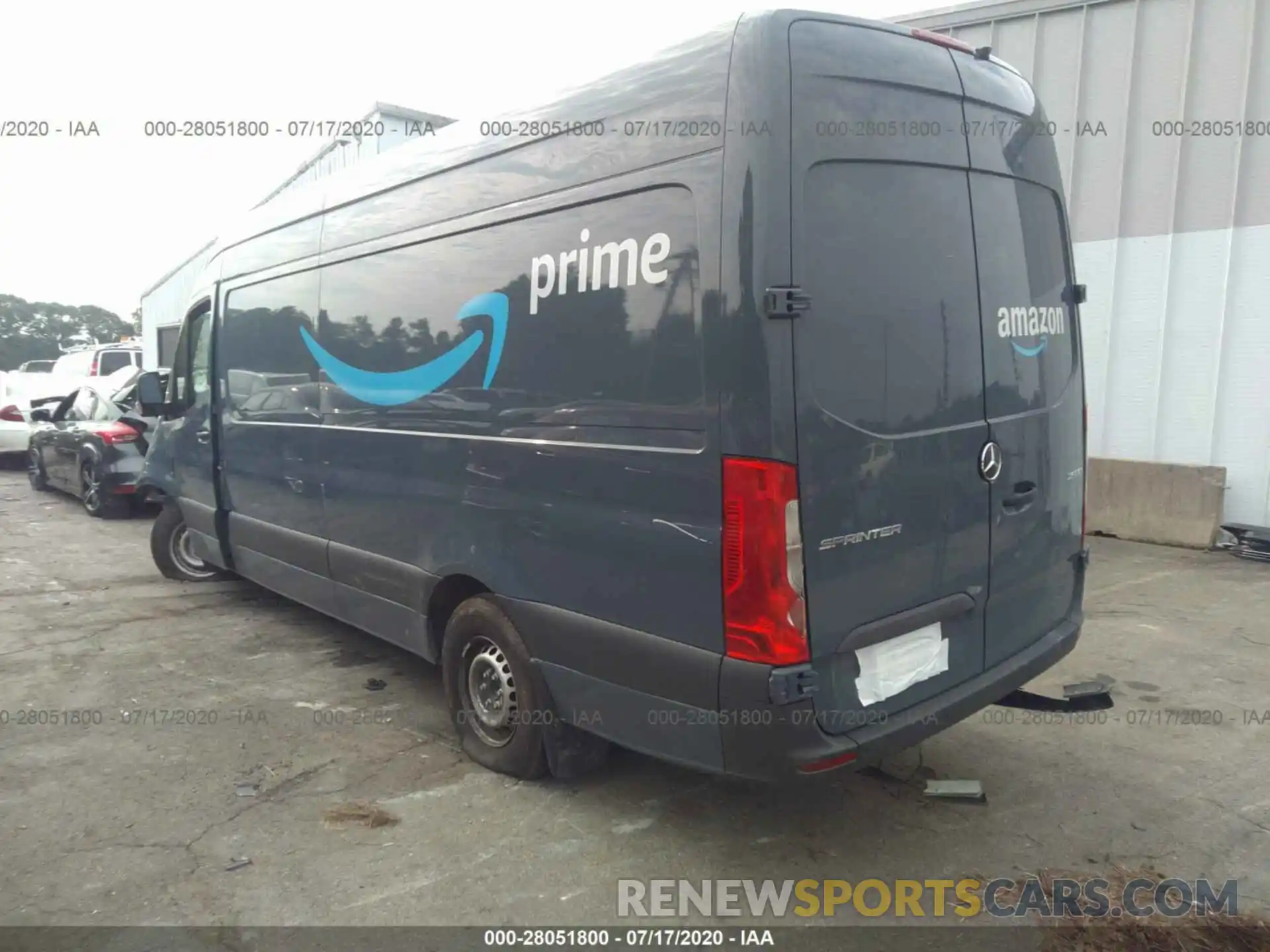 3 Фотография поврежденного автомобиля WD4PF1CD2KP137037 MERCEDES-BENZ SPRINTER 2019