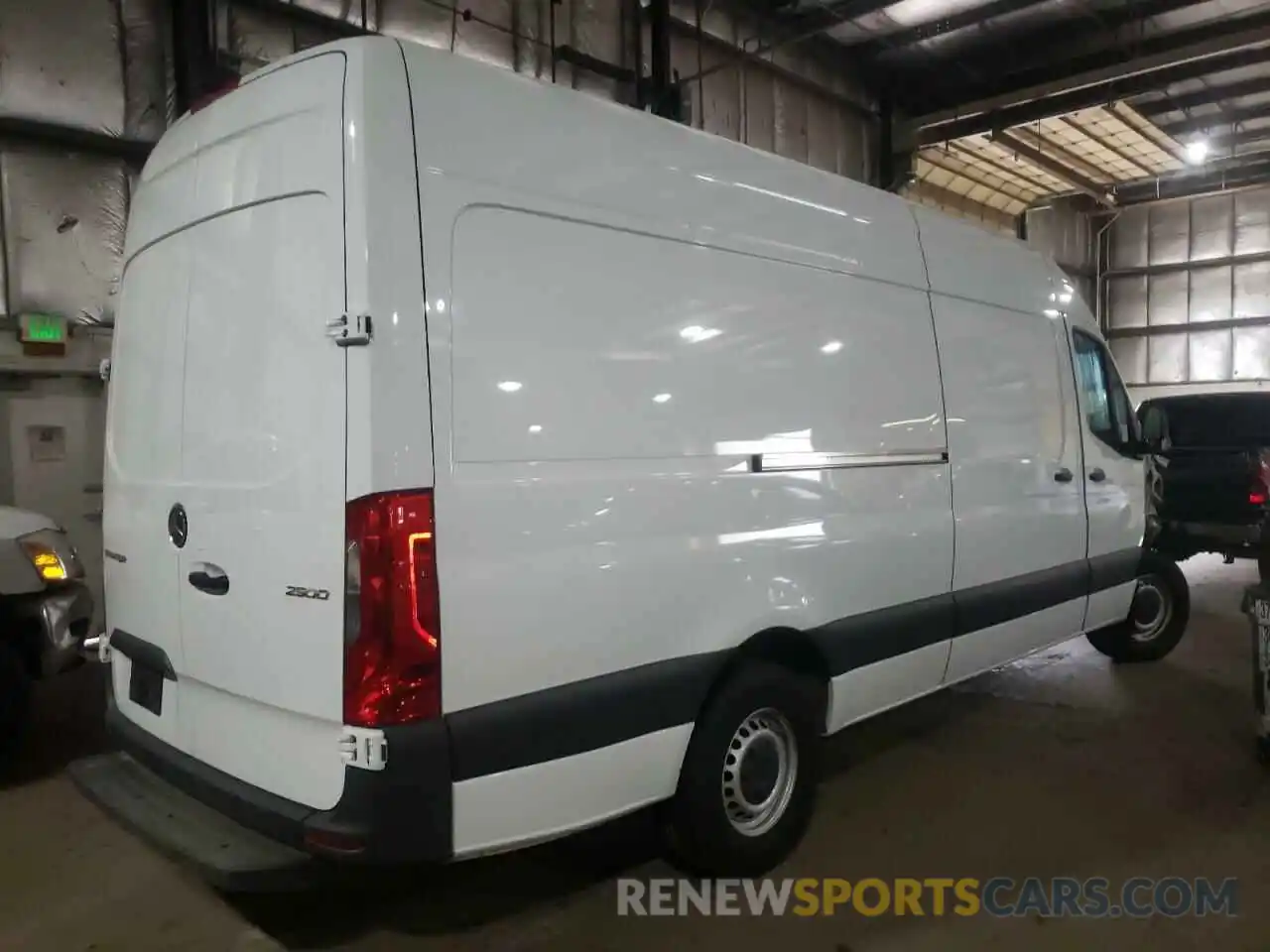 4 Фотография поврежденного автомобиля WD4PF1CD2KT000929 MERCEDES-BENZ SPRINTER 2019