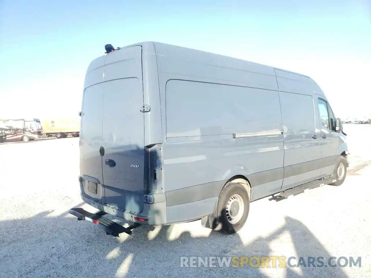 4 Фотография поврежденного автомобиля WD4PF1CD2KT007525 MERCEDES-BENZ SPRINTER 2019