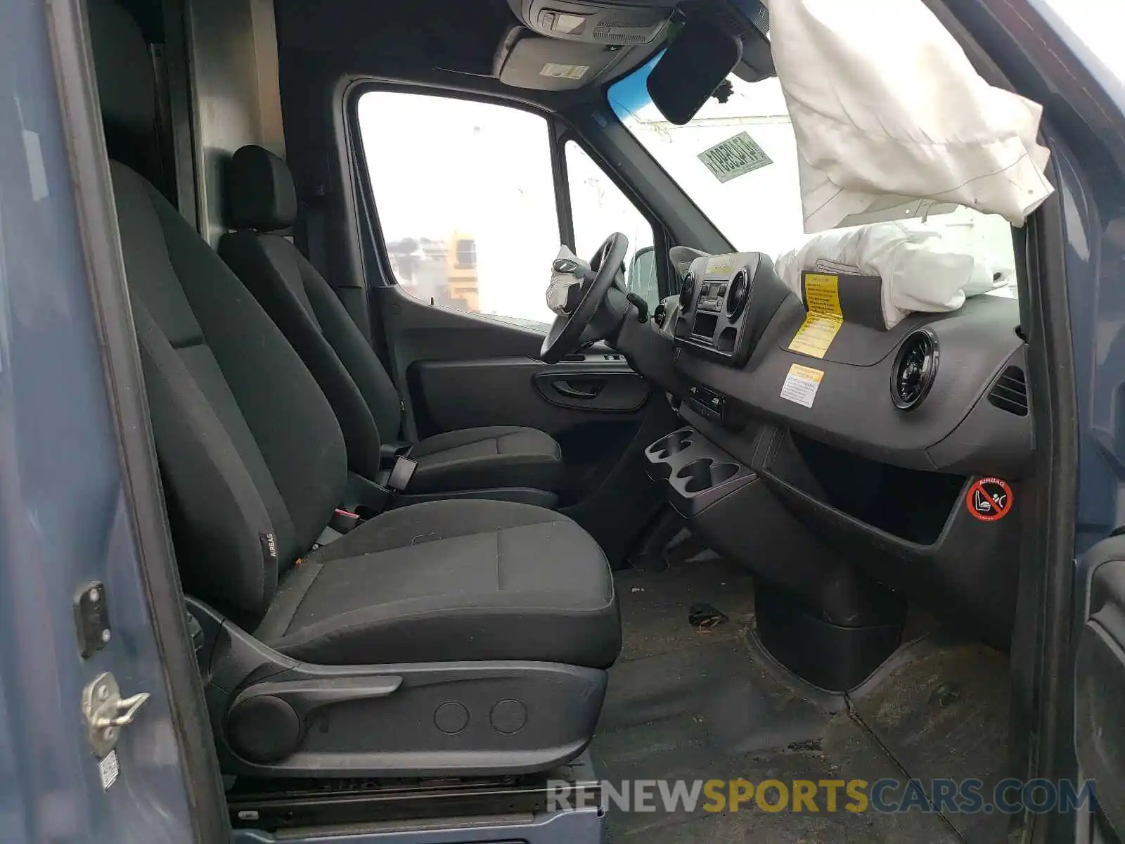 5 Photograph of a damaged car WD4PF1CD2KT012479 MERCEDES-BENZ SPRINTER 2019