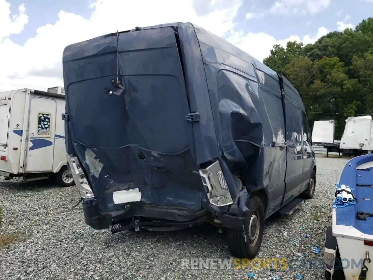 4 Photograph of a damaged car WD4PF1CD3KP143459 MERCEDES-BENZ SPRINTER 2019