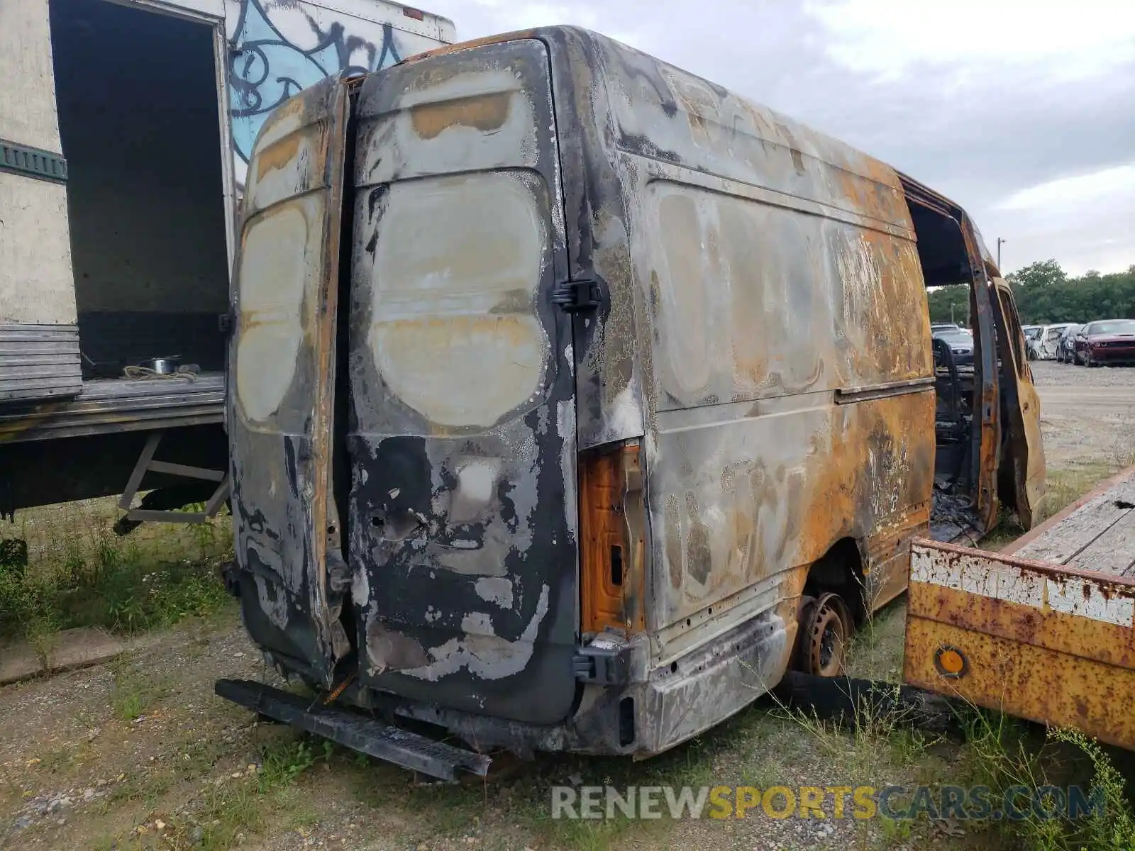 4 Photograph of a damaged car WD4PF1CD3KP147642 MERCEDES-BENZ SPRINTER 2019