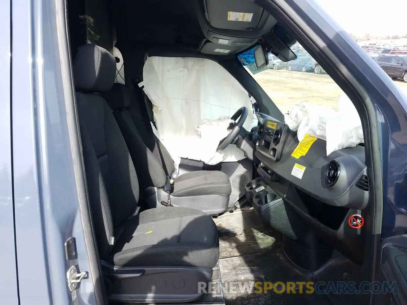 5 Photograph of a damaged car WD4PF1CD4KT012189 MERCEDES-BENZ SPRINTER 2019