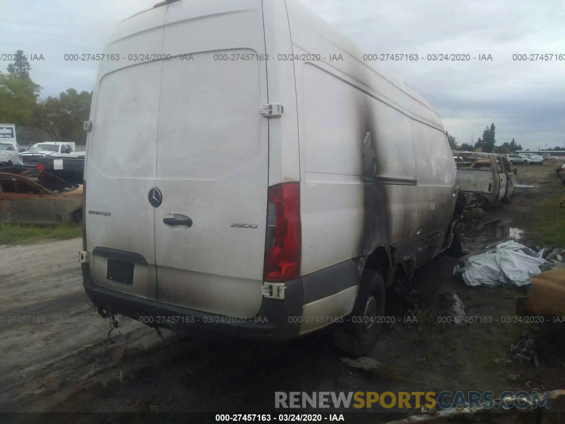 4 Фотография поврежденного автомобиля WD4PF1CD6KP022165 MERCEDES-BENZ SPRINTER 2019