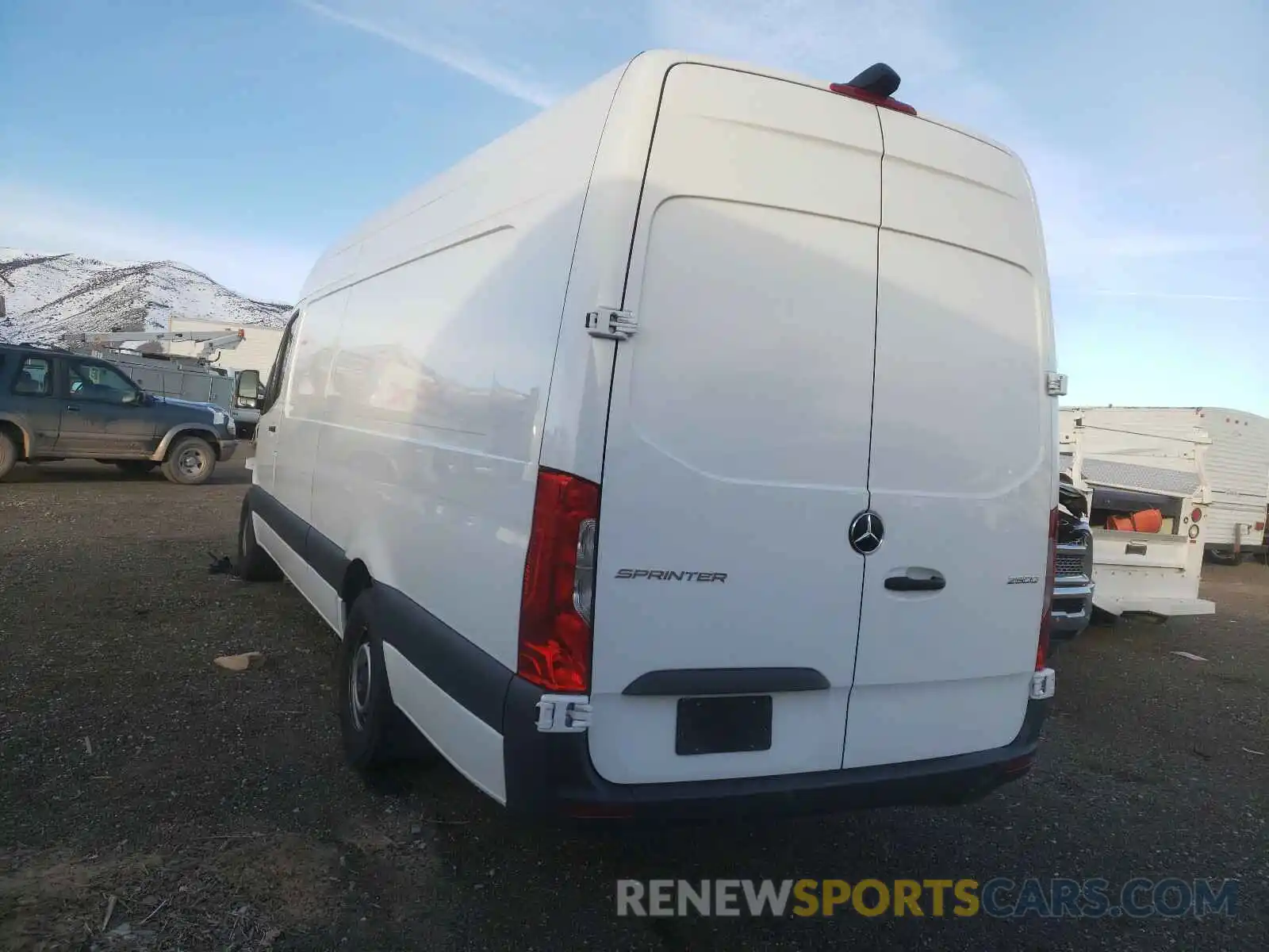 3 Фотография поврежденного автомобиля WD4PF1CD6KP163110 MERCEDES-BENZ SPRINTER 2019