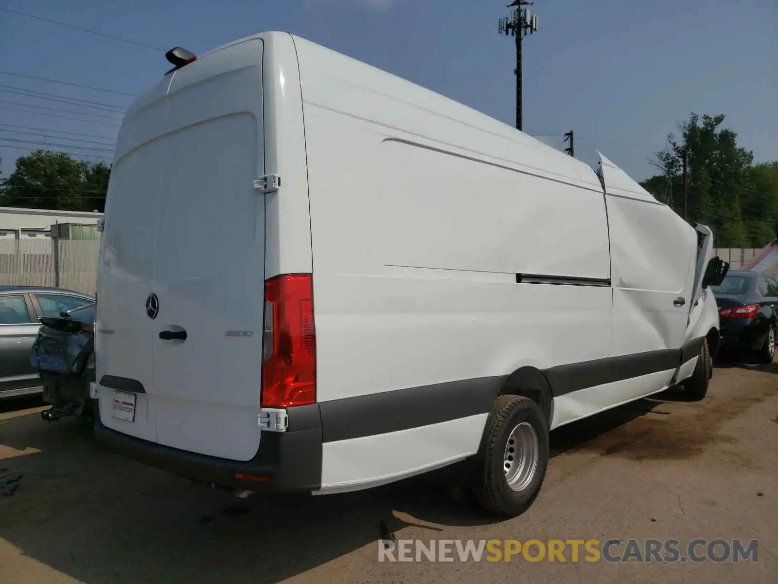 4 Фотография поврежденного автомобиля WD4PF1CD8KP161357 MERCEDES-BENZ SPRINTER 2019