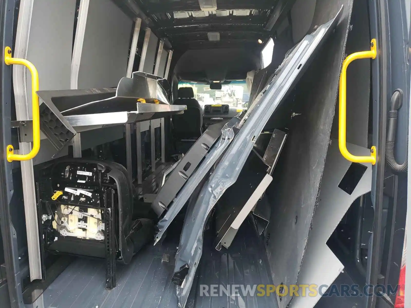 6 Photograph of a damaged car WD4PF1CD9KP121384 MERCEDES-BENZ SPRINTER 2019