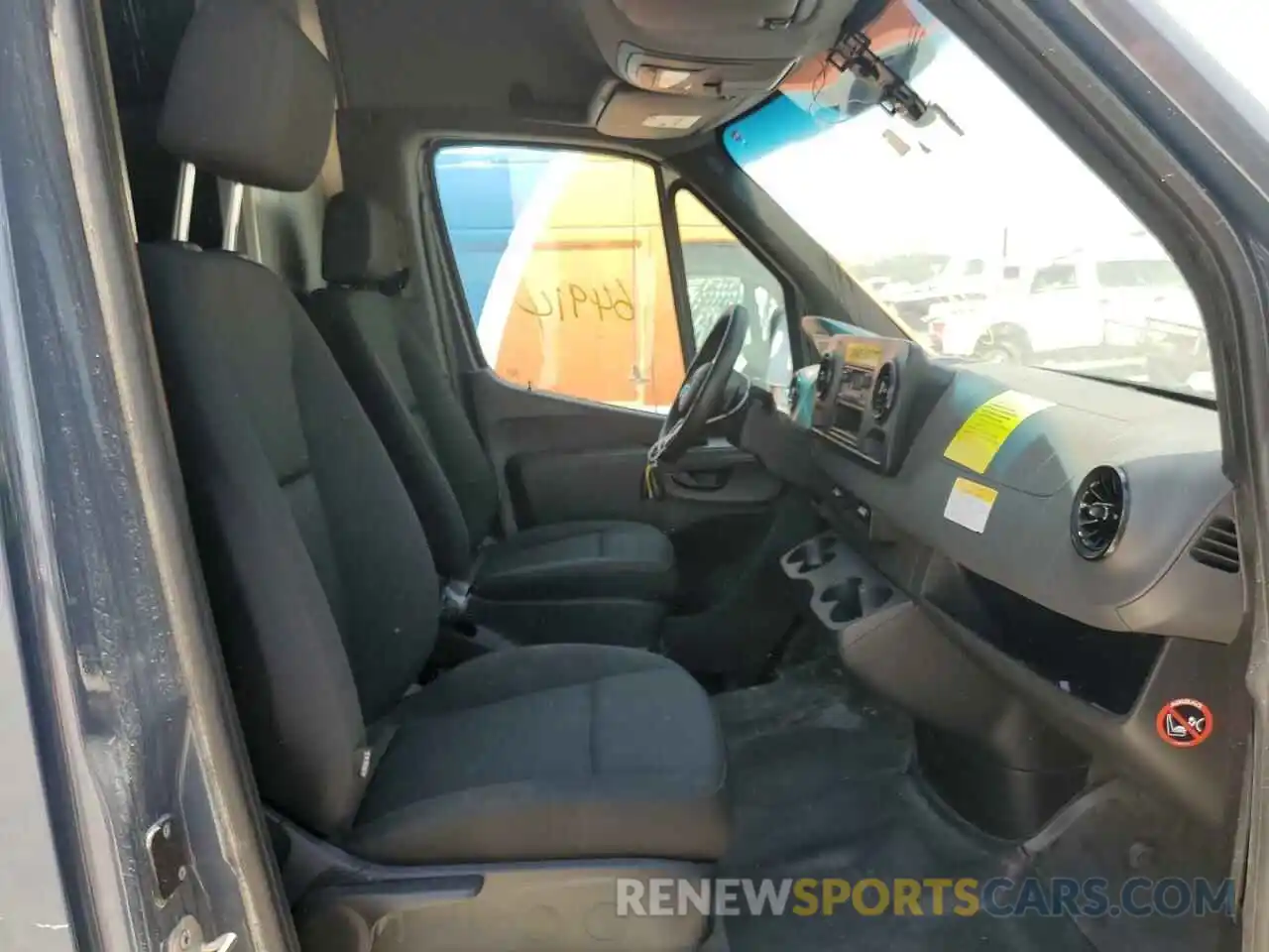 5 Photograph of a damaged car WD4PF1CD9KP141814 MERCEDES-BENZ SPRINTER 2019