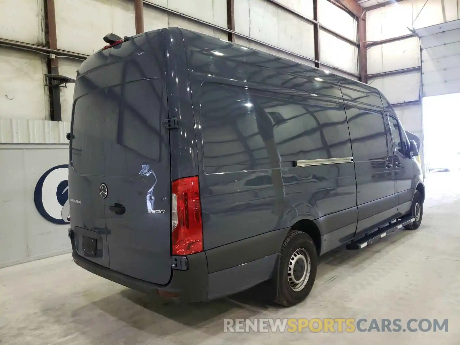 4 Фотография поврежденного автомобиля WD4PF1CD9KP142817 MERCEDES-BENZ SPRINTER 2019