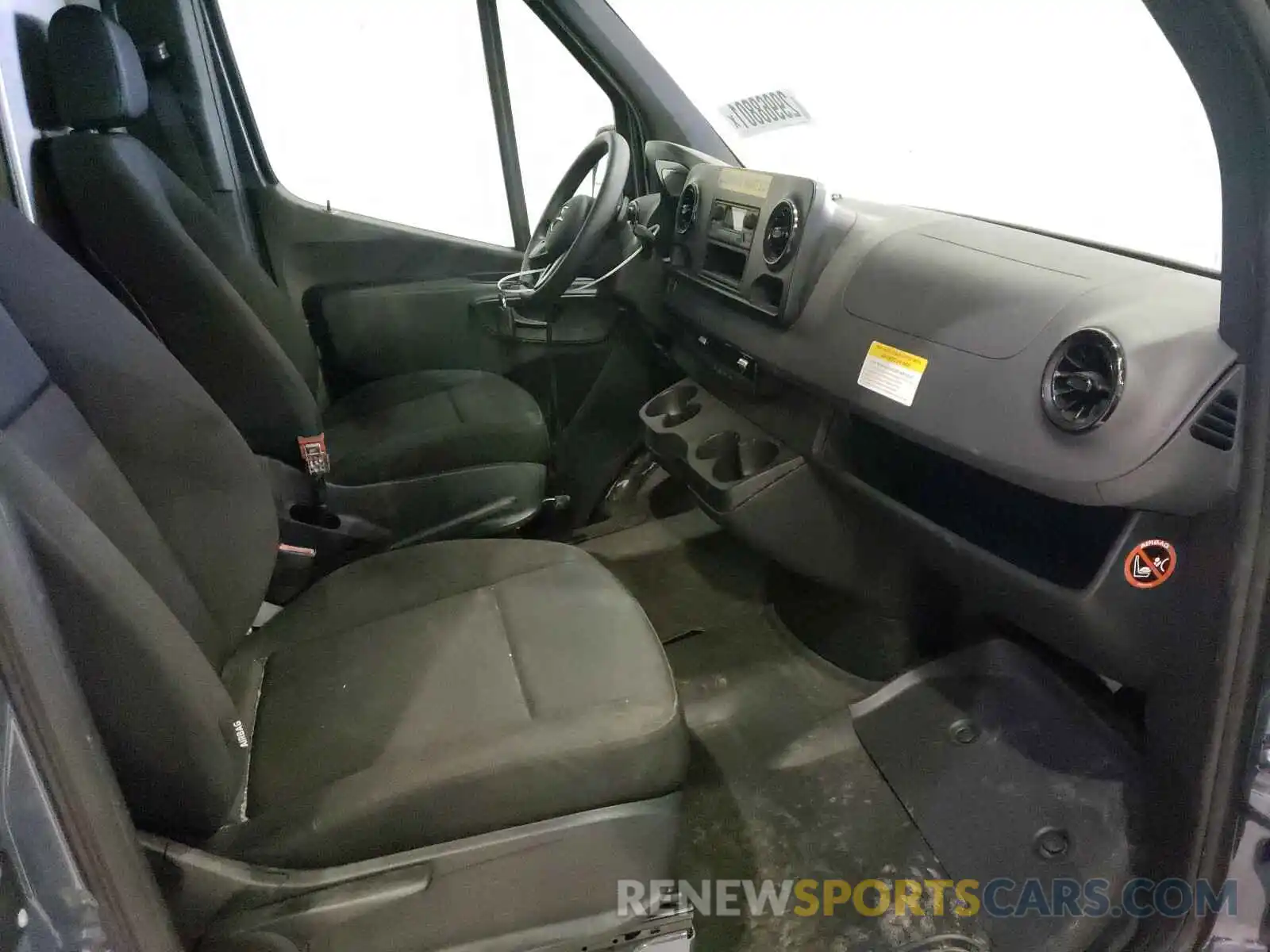 5 Photograph of a damaged car WD4PF1CD9KP142817 MERCEDES-BENZ SPRINTER 2019