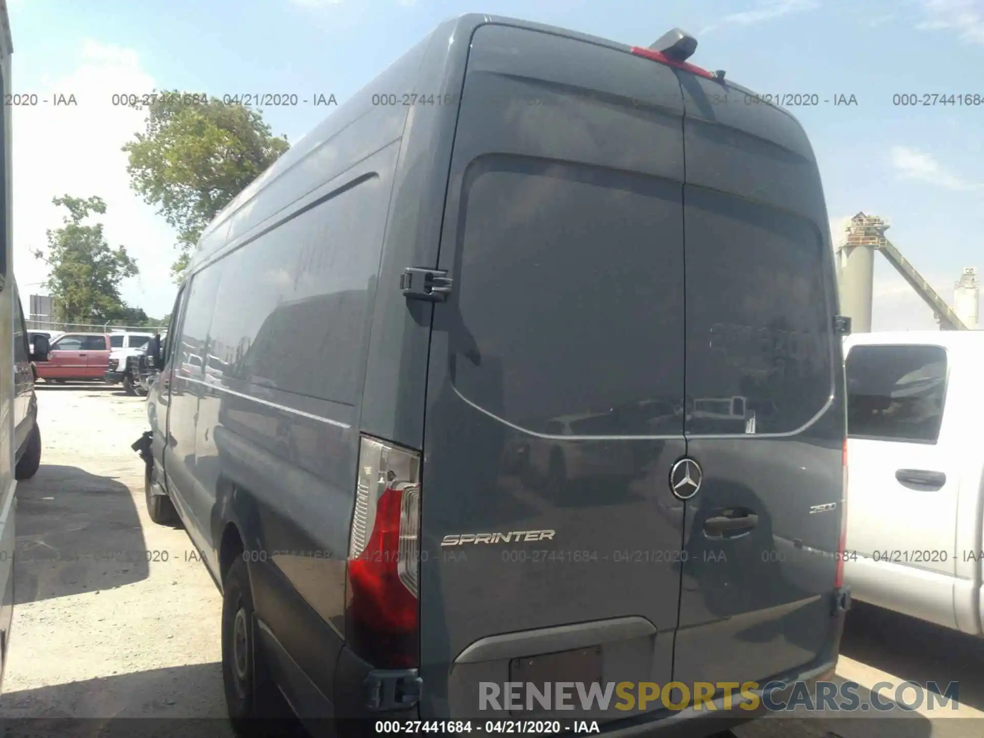 3 Фотография поврежденного автомобиля WD4PF1CD9KP147404 MERCEDES-BENZ SPRINTER 2019