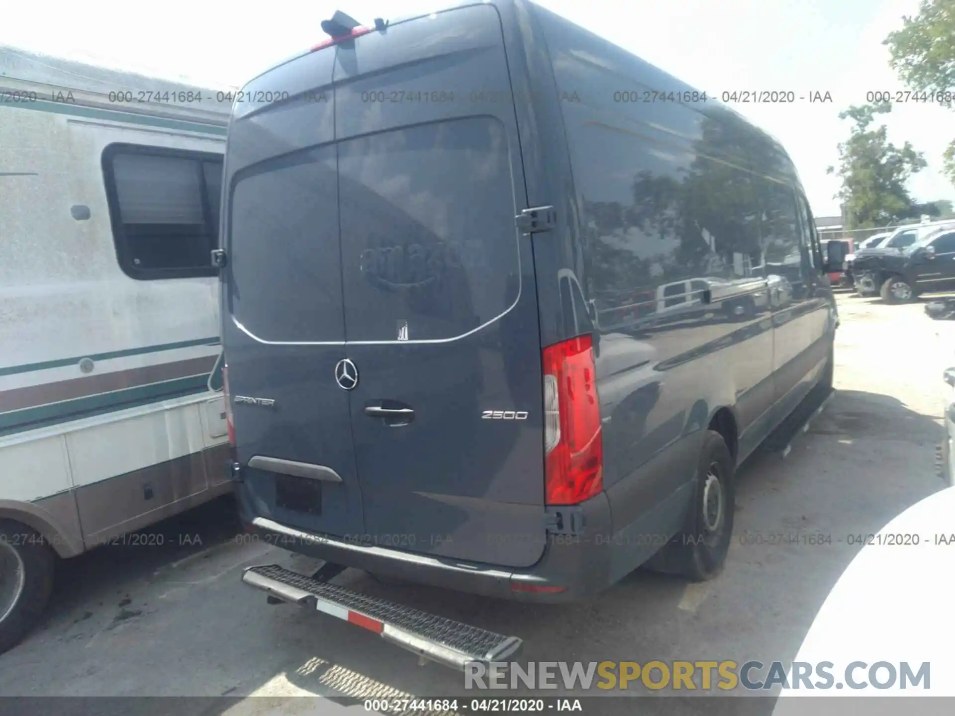 4 Фотография поврежденного автомобиля WD4PF1CD9KP147404 MERCEDES-BENZ SPRINTER 2019