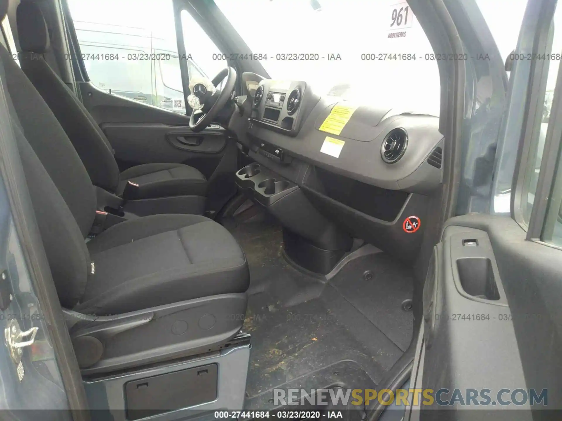 5 Photograph of a damaged car WD4PF1CD9KP147404 MERCEDES-BENZ SPRINTER 2019