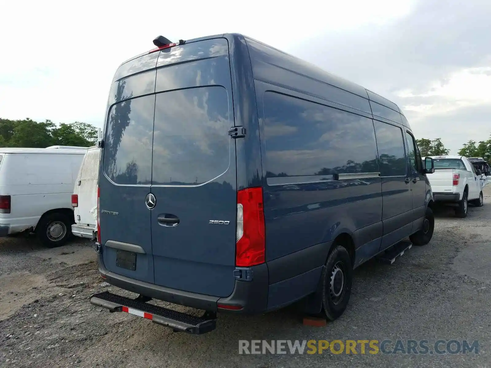 4 Фотография поврежденного автомобиля WD4PF1CD9KT006713 MERCEDES-BENZ SPRINTER 2019