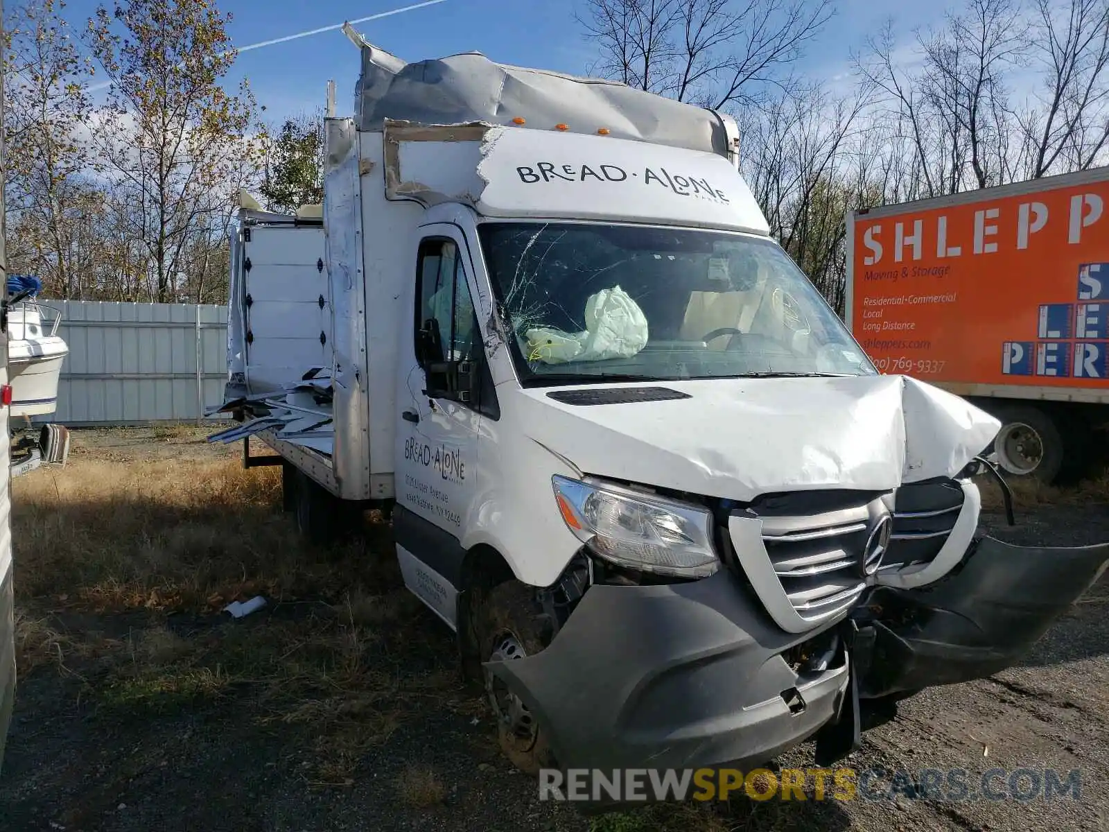 1 Photograph of a damaged car WDAPF4CD1KN015974 MERCEDES-BENZ SPRINTER 2019