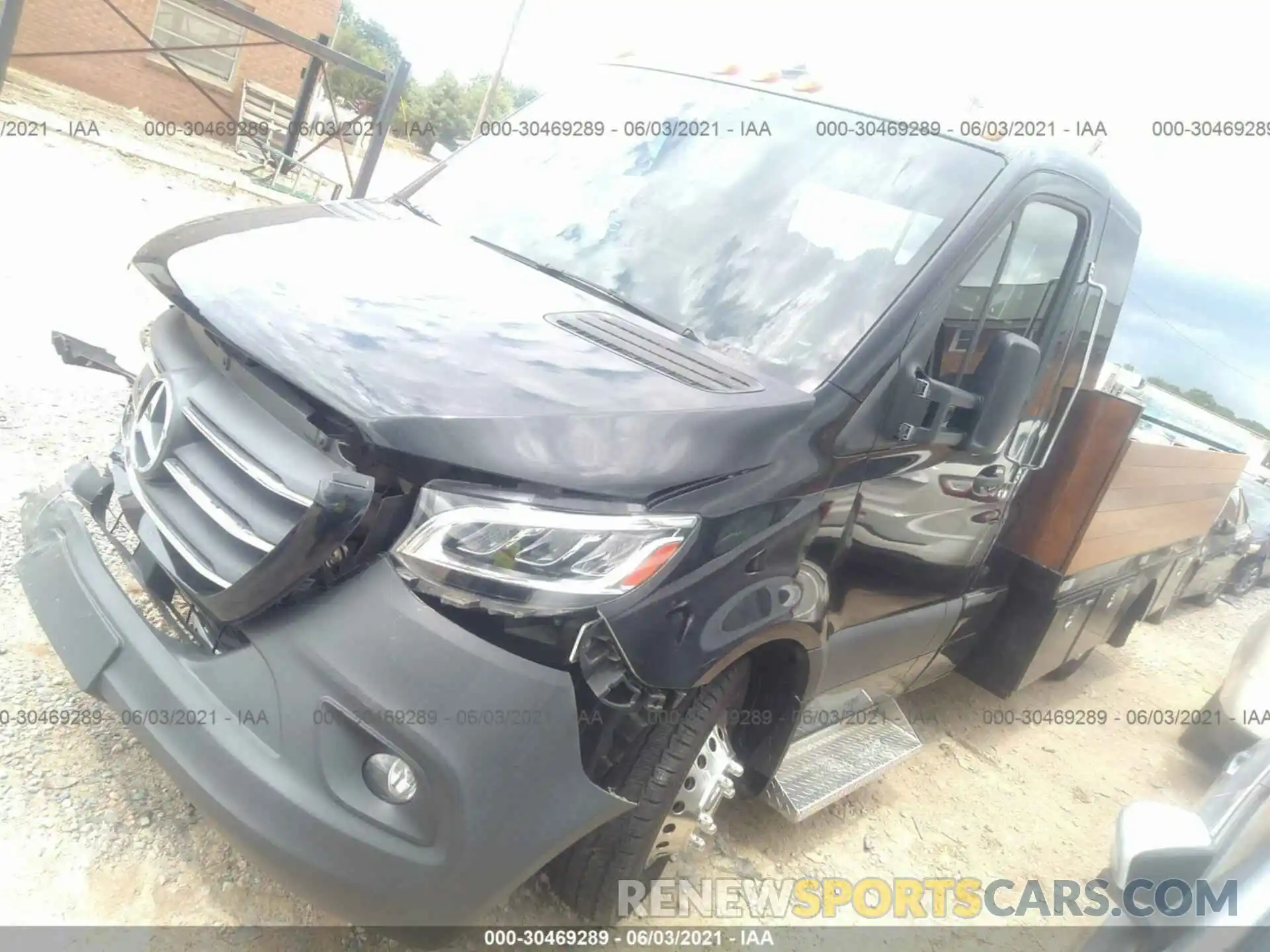 2 Photograph of a damaged car WDAPF4CD1KN018017 MERCEDES-BENZ SPRINTER 2019