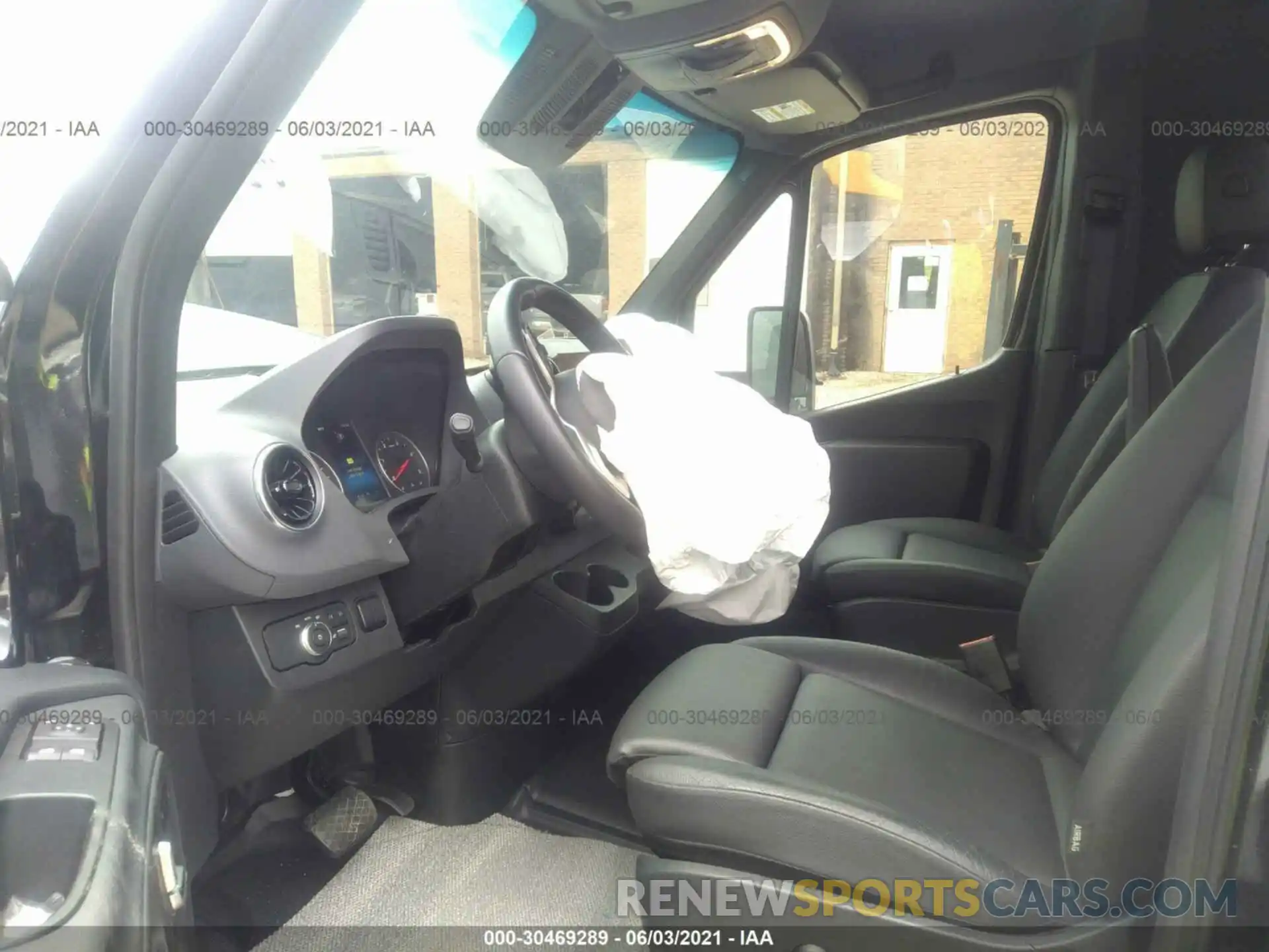 5 Photograph of a damaged car WDAPF4CD1KN018017 MERCEDES-BENZ SPRINTER 2019