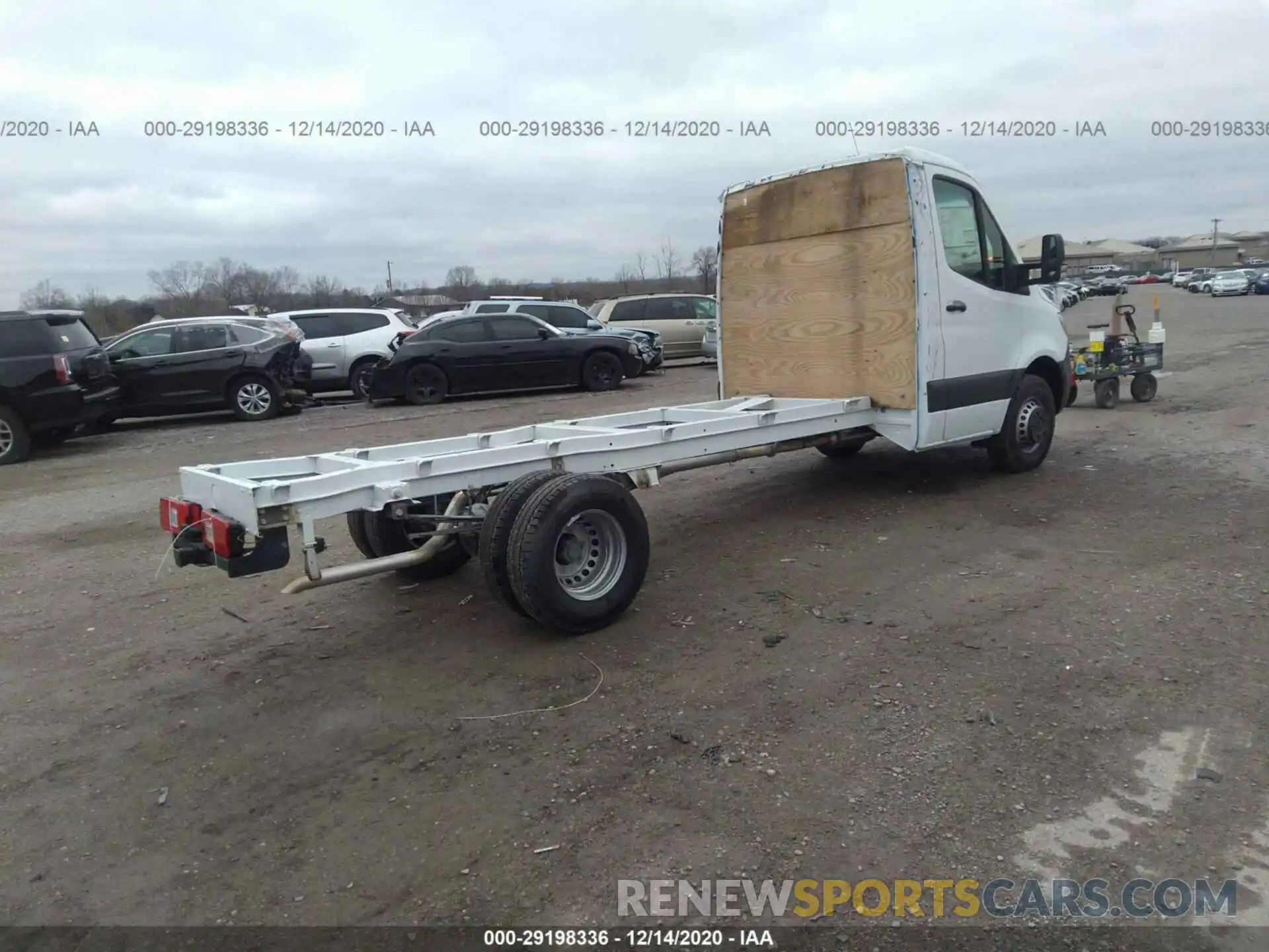 4 Фотография поврежденного автомобиля WDAPF4CD2KN013795 MERCEDES-BENZ SPRINTER 2019