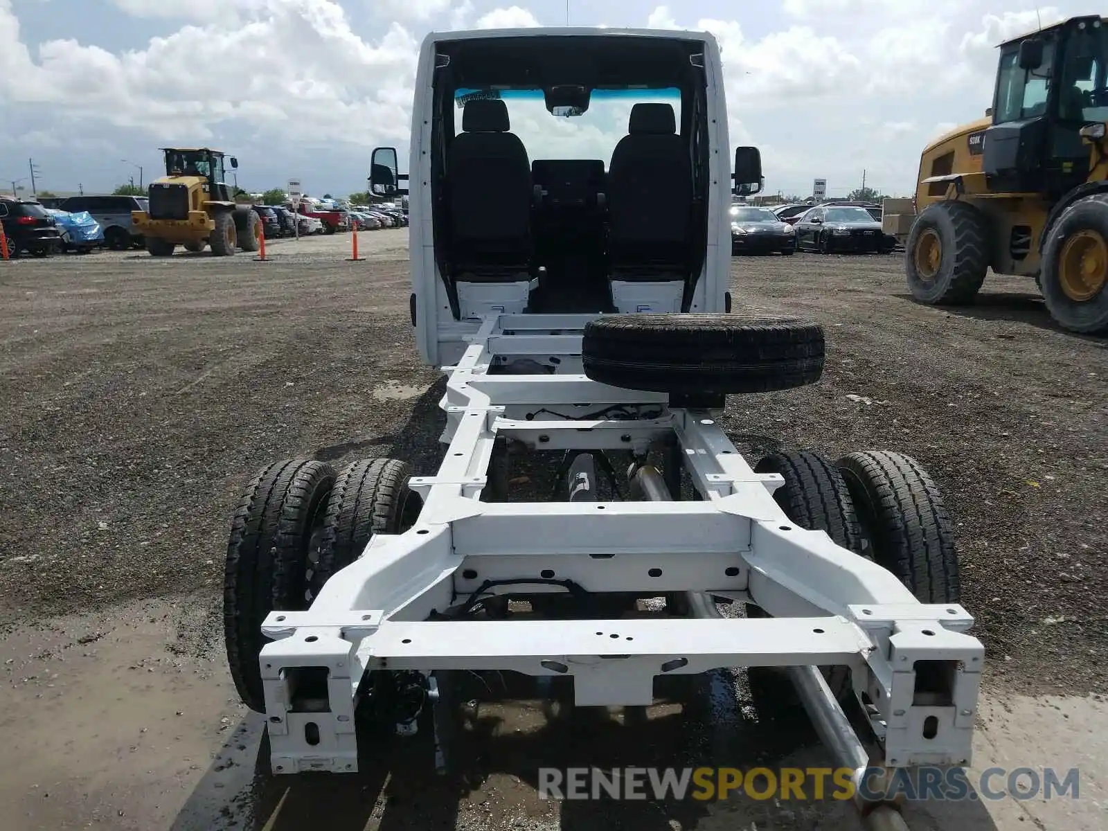 9 Photograph of a damaged car WDAPF4CD2KN040513 MERCEDES-BENZ SPRINTER 2019