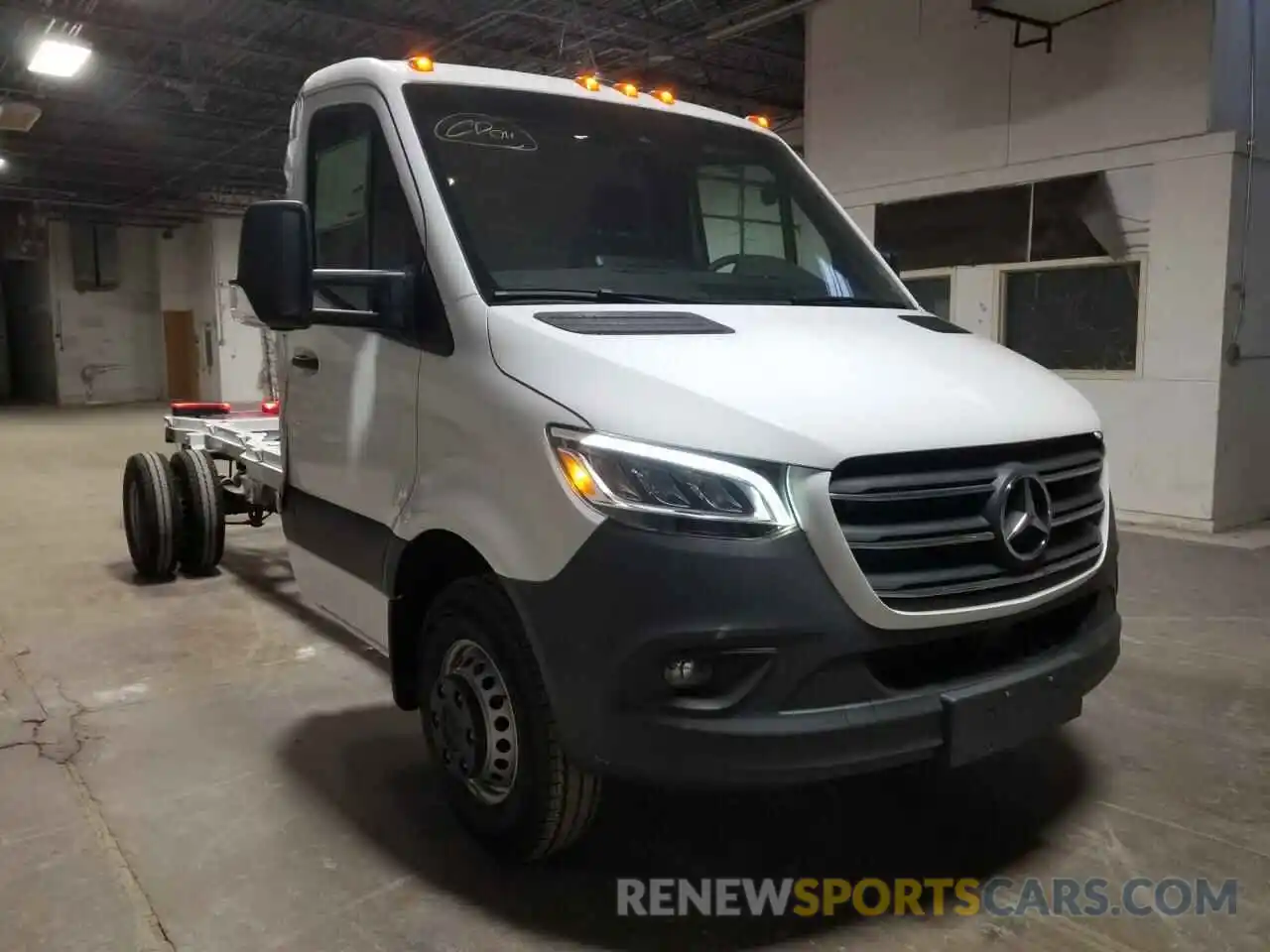 1 Фотография поврежденного автомобиля WDAPF4CD5KN015394 MERCEDES-BENZ SPRINTER 2019