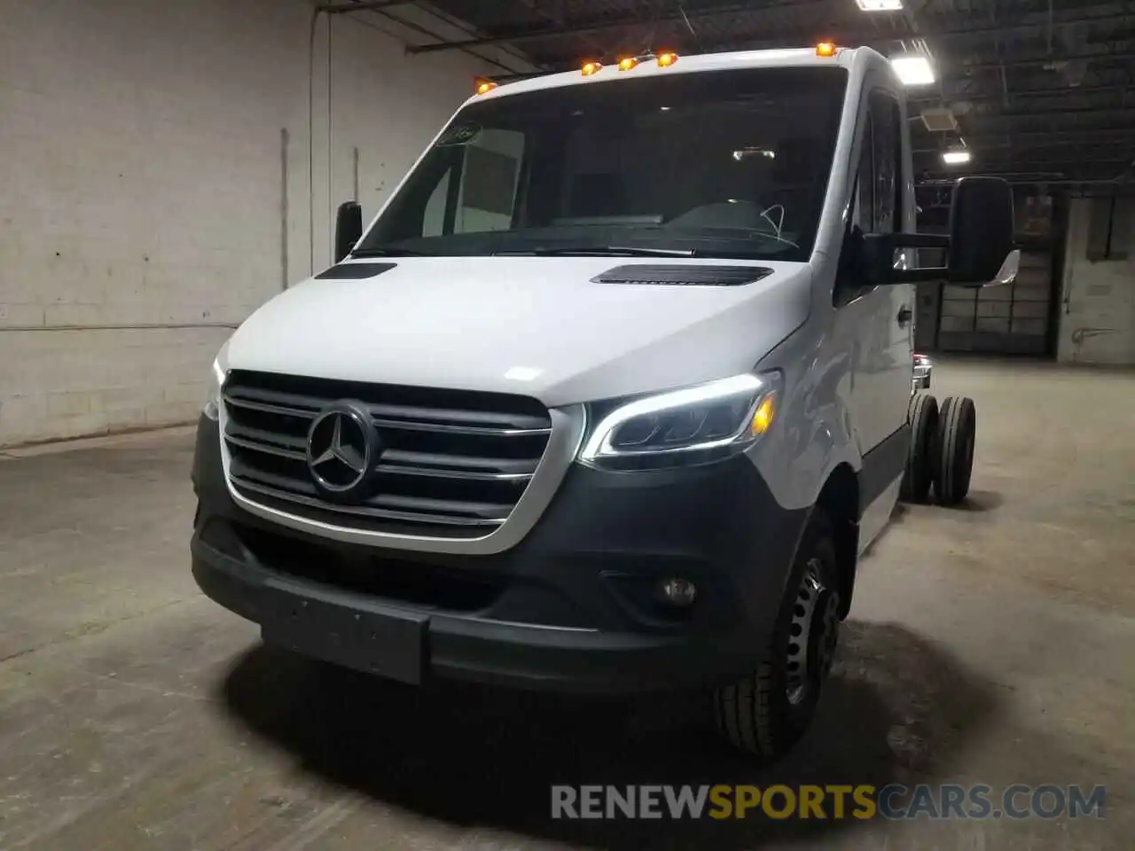 2 Photograph of a damaged car WDAPF4CD5KN015394 MERCEDES-BENZ SPRINTER 2019