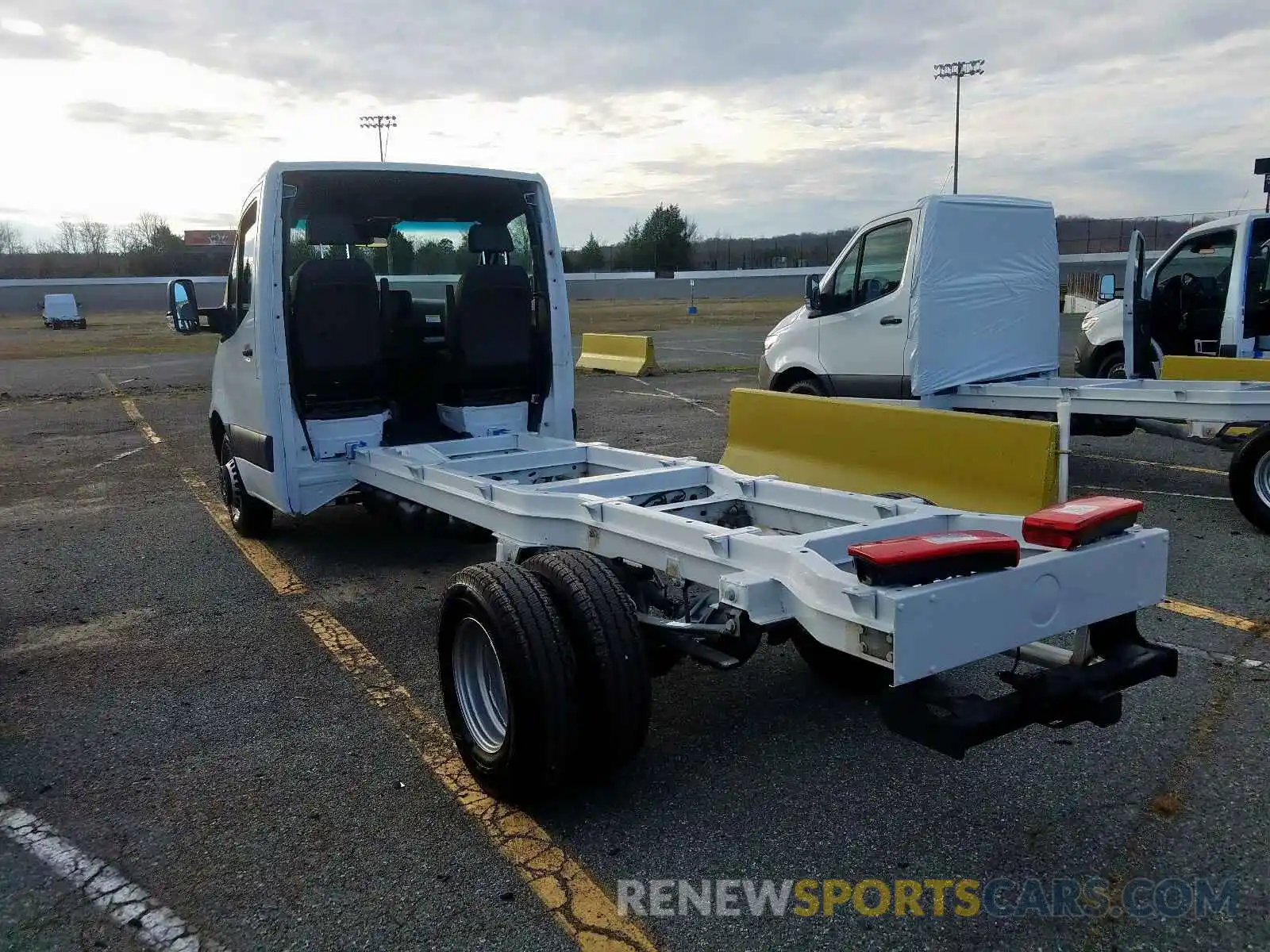 3 Photograph of a damaged car WDAPF4CD6KN013363 MERCEDES-BENZ SPRINTER 2019