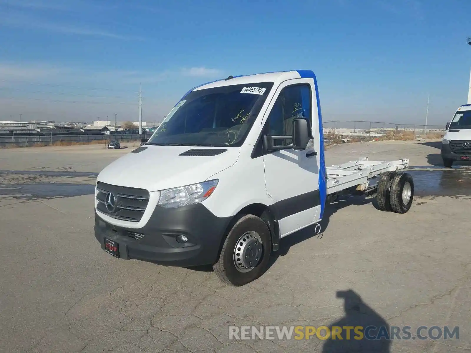 2 Фотография поврежденного автомобиля WDAPF4CD8KN057848 MERCEDES-BENZ SPRINTER 2019