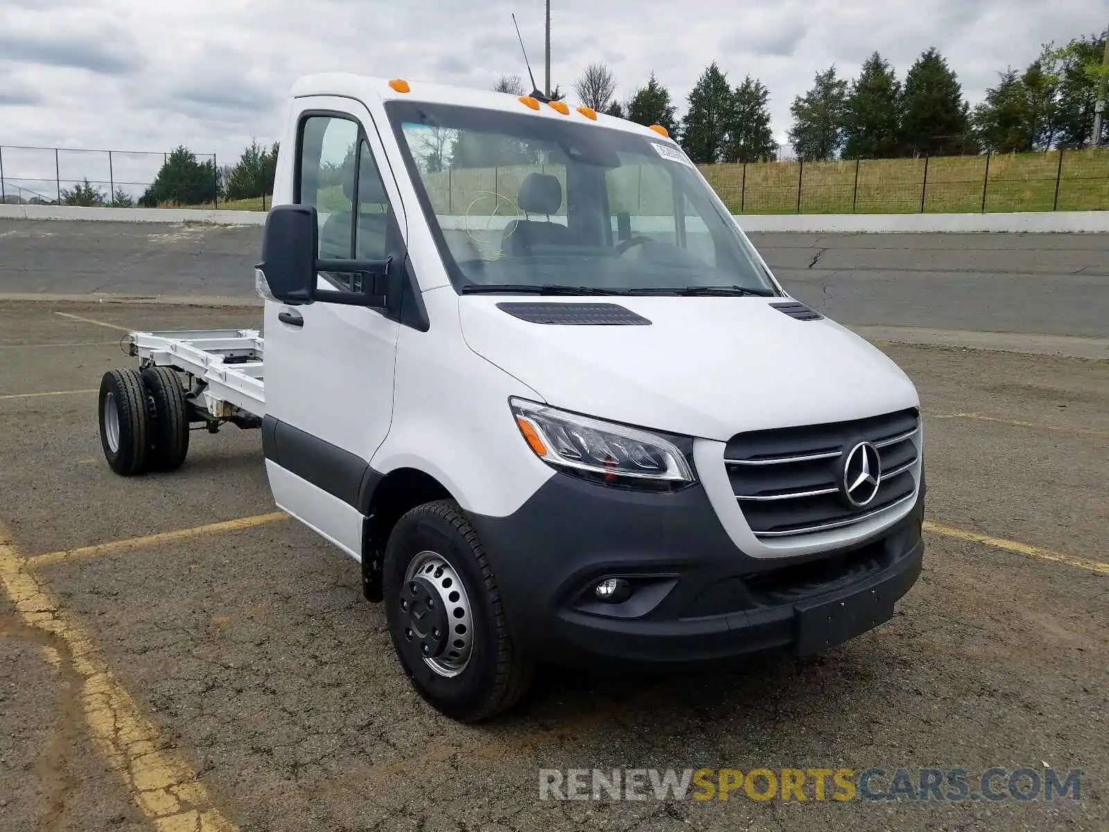 1 Photograph of a damaged car WDAPF4CDXKN017223 MERCEDES-BENZ SPRINTER 2019