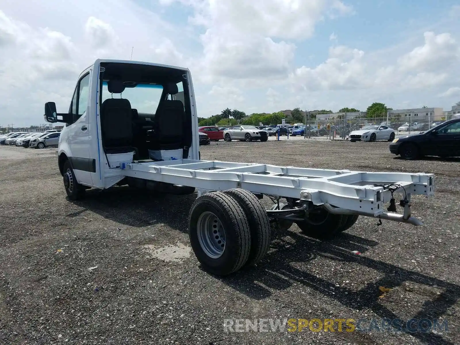 3 Photograph of a damaged car WDAPF4CDXKN058645 MERCEDES-BENZ SPRINTER 2019