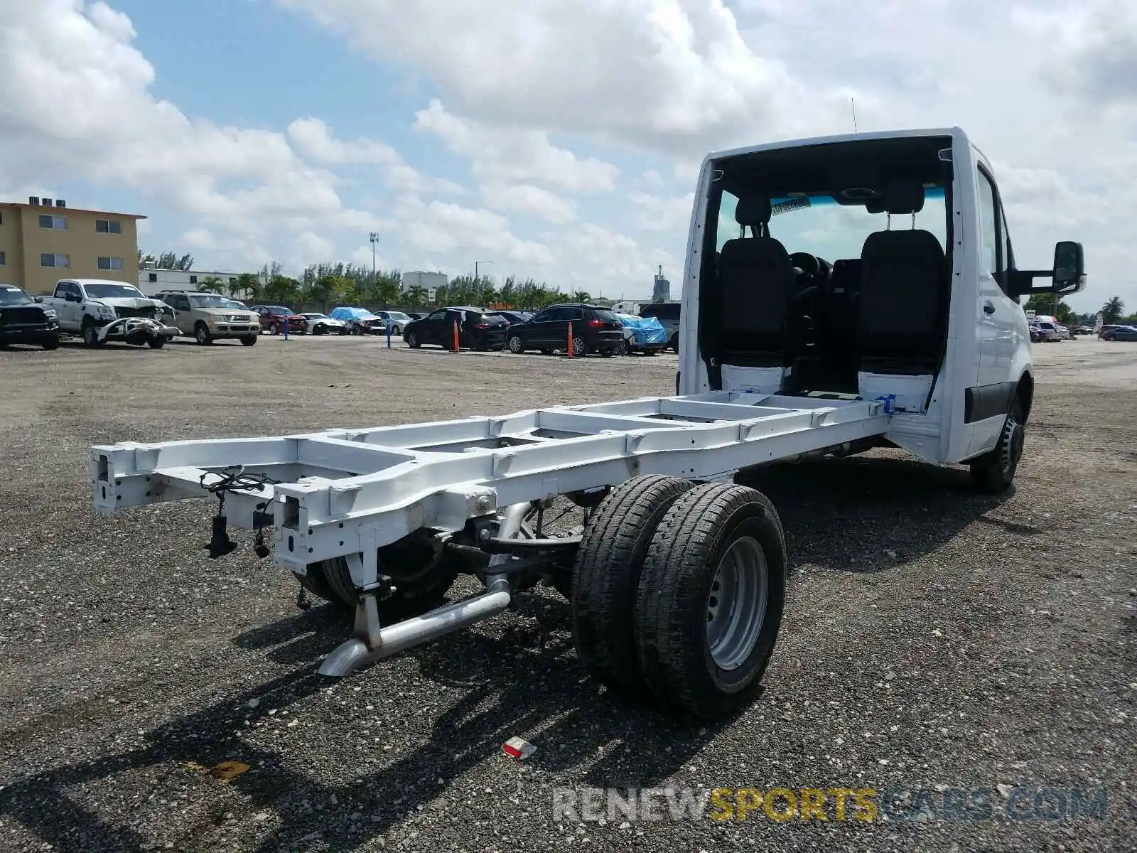 4 Photograph of a damaged car WDAPF4CDXKN058645 MERCEDES-BENZ SPRINTER 2019