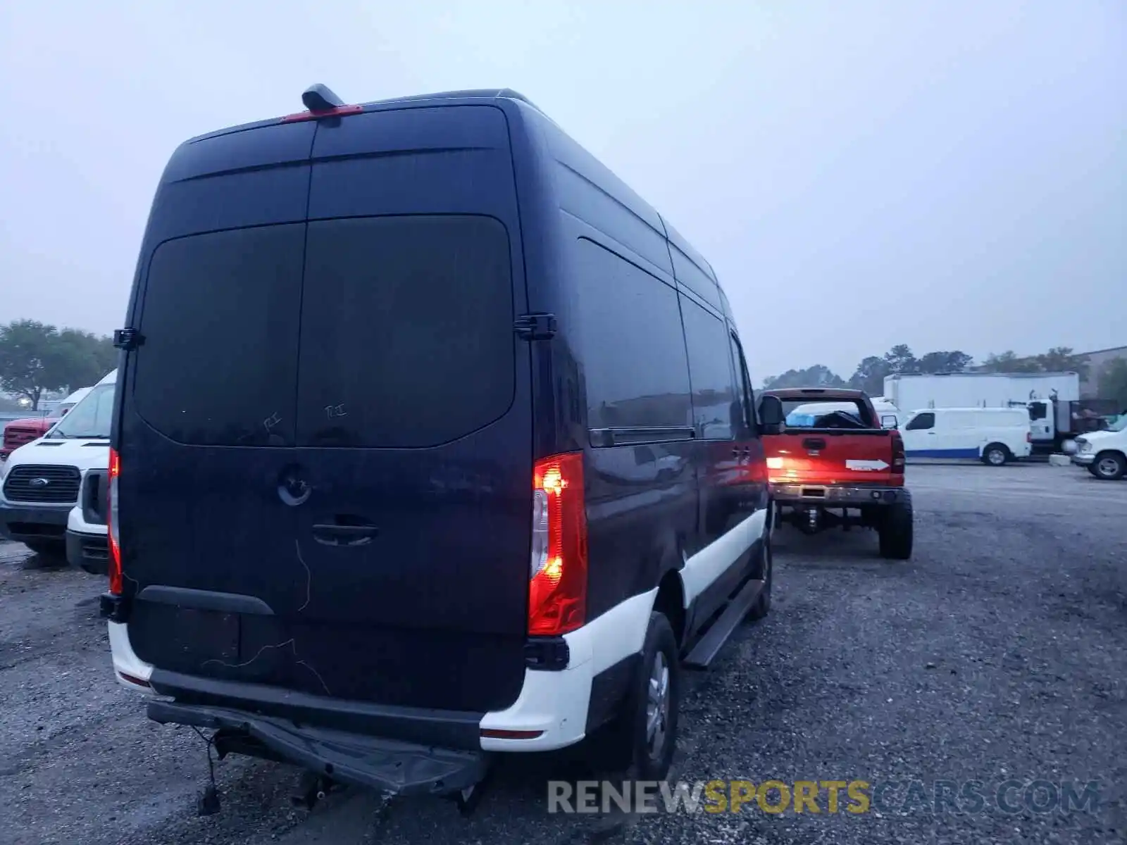 4 Фотография поврежденного автомобиля WDZFF0CD8KT010154 MERCEDES-BENZ SPRINTER 2019