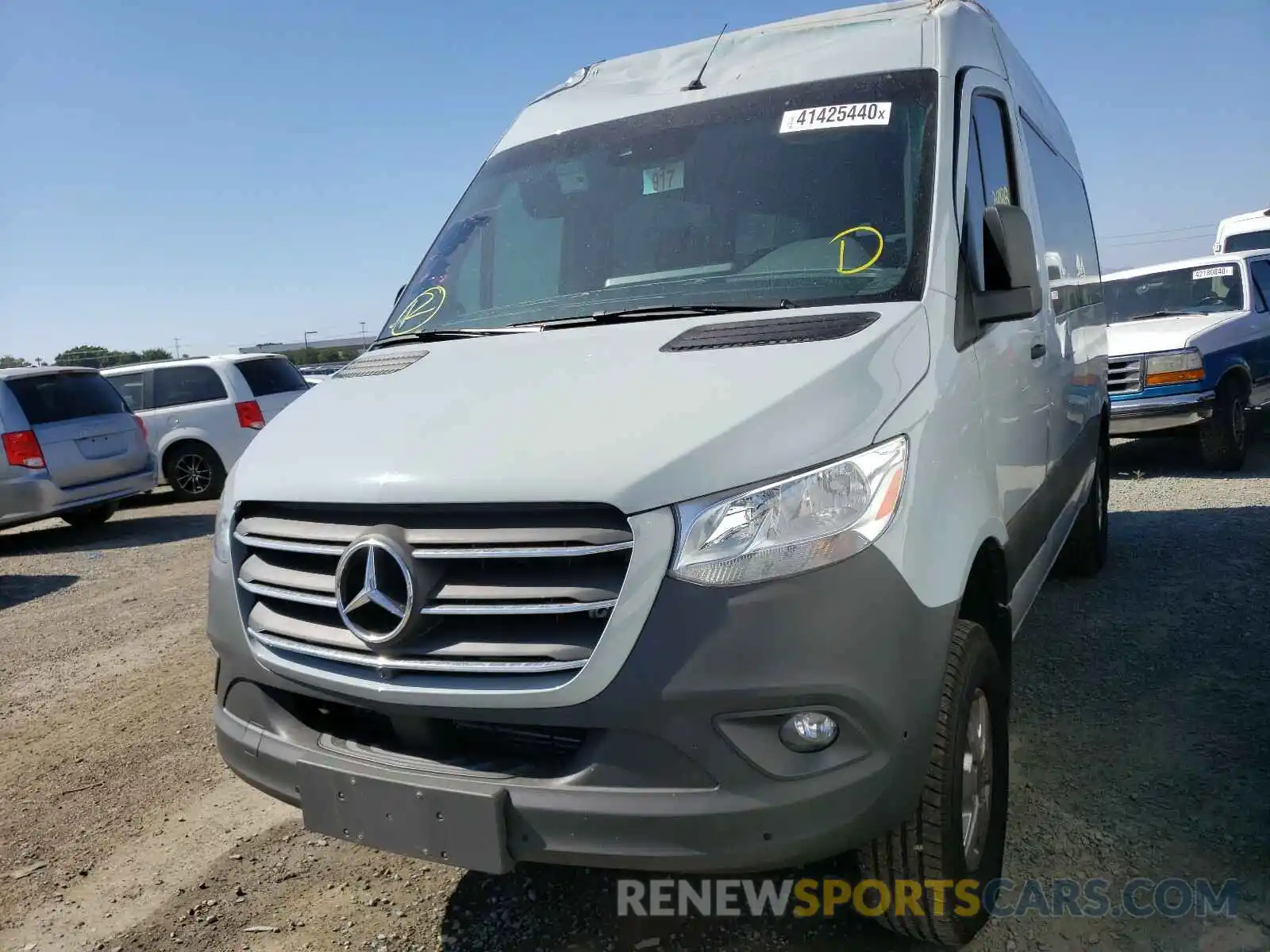 2 Photograph of a damaged car WDZFF0CD9KP163411 MERCEDES-BENZ SPRINTER 2019