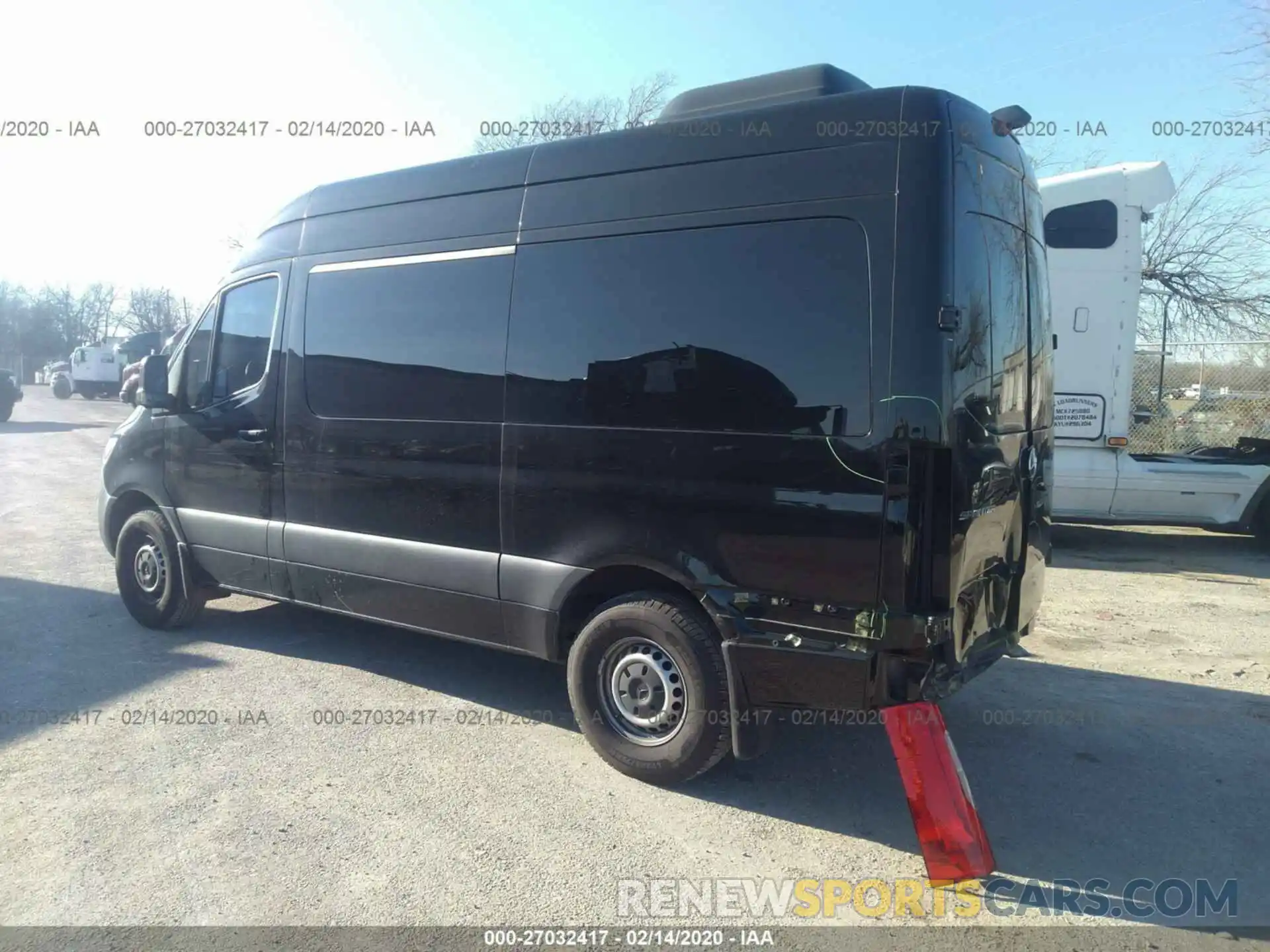 3 Photograph of a damaged car WDZPF0CD5KP110726 MERCEDES-BENZ SPRINTER 2019