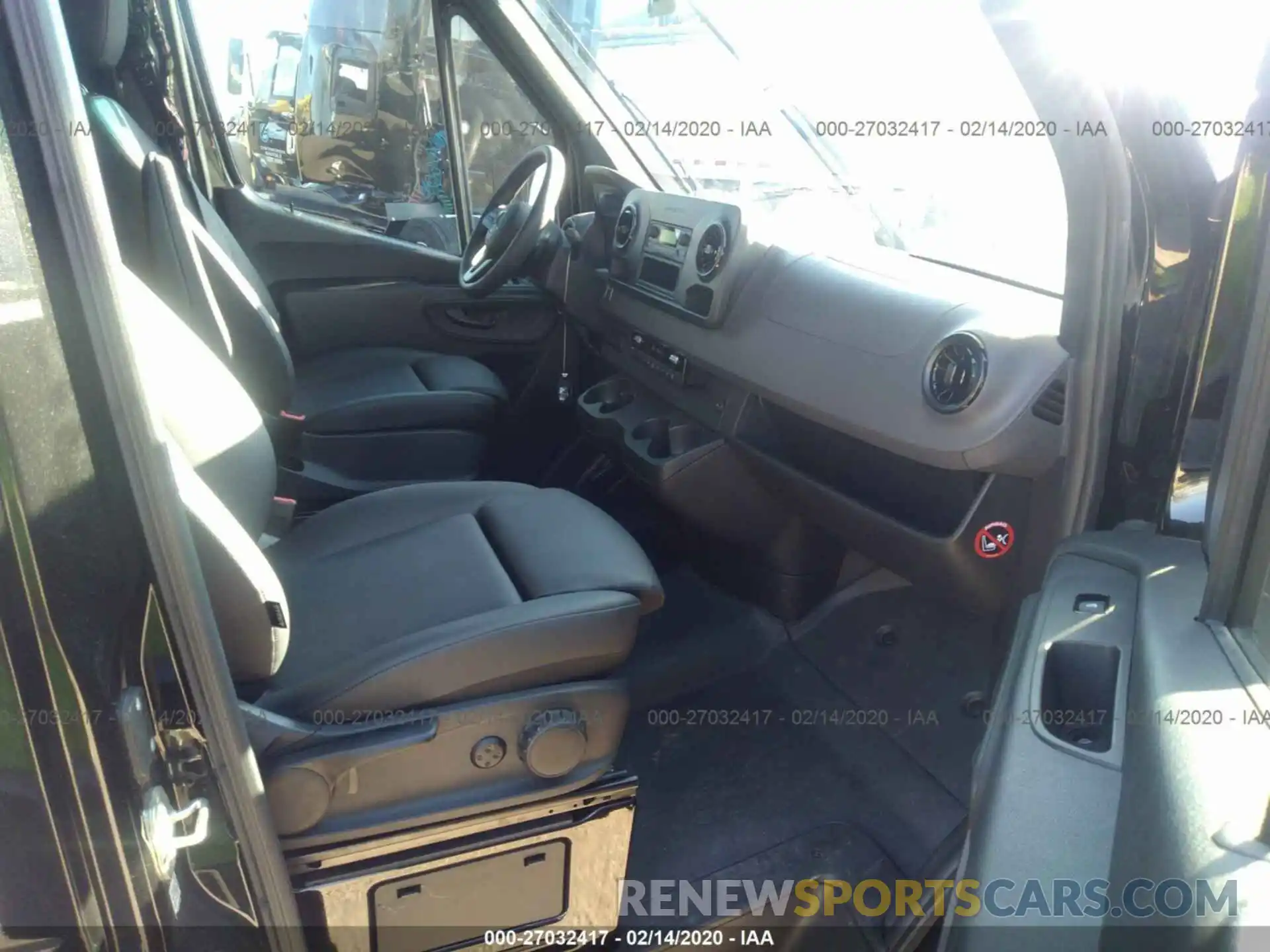 5 Photograph of a damaged car WDZPF0CD5KP110726 MERCEDES-BENZ SPRINTER 2019