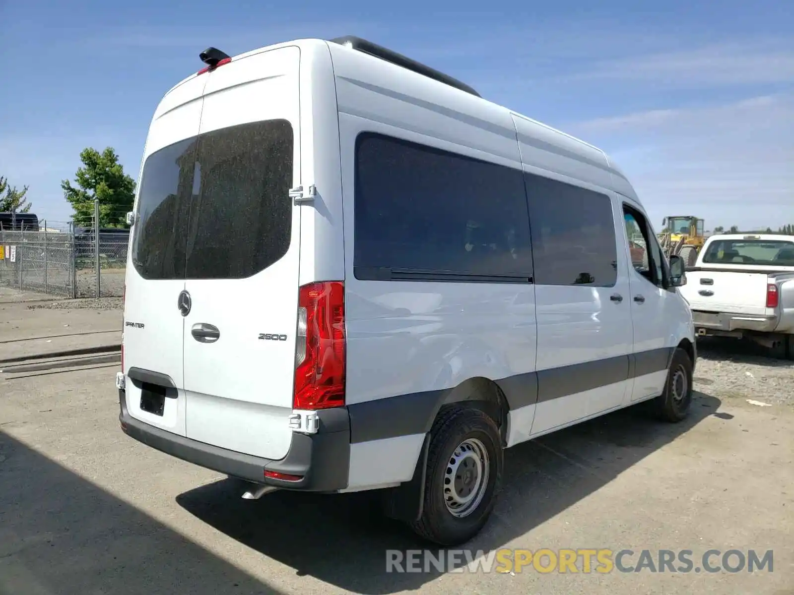 4 Photograph of a damaged car WDZPF0CD7KP067779 MERCEDES-BENZ SPRINTER 2019