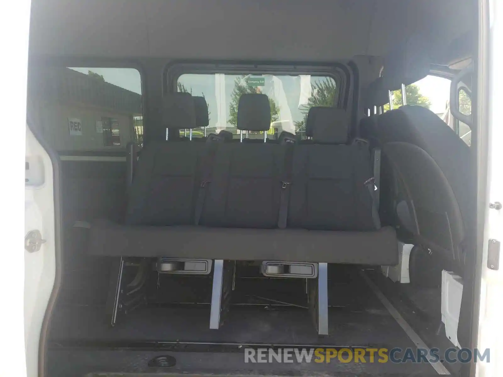 6 Photograph of a damaged car WDZPF0CD7KP067779 MERCEDES-BENZ SPRINTER 2019