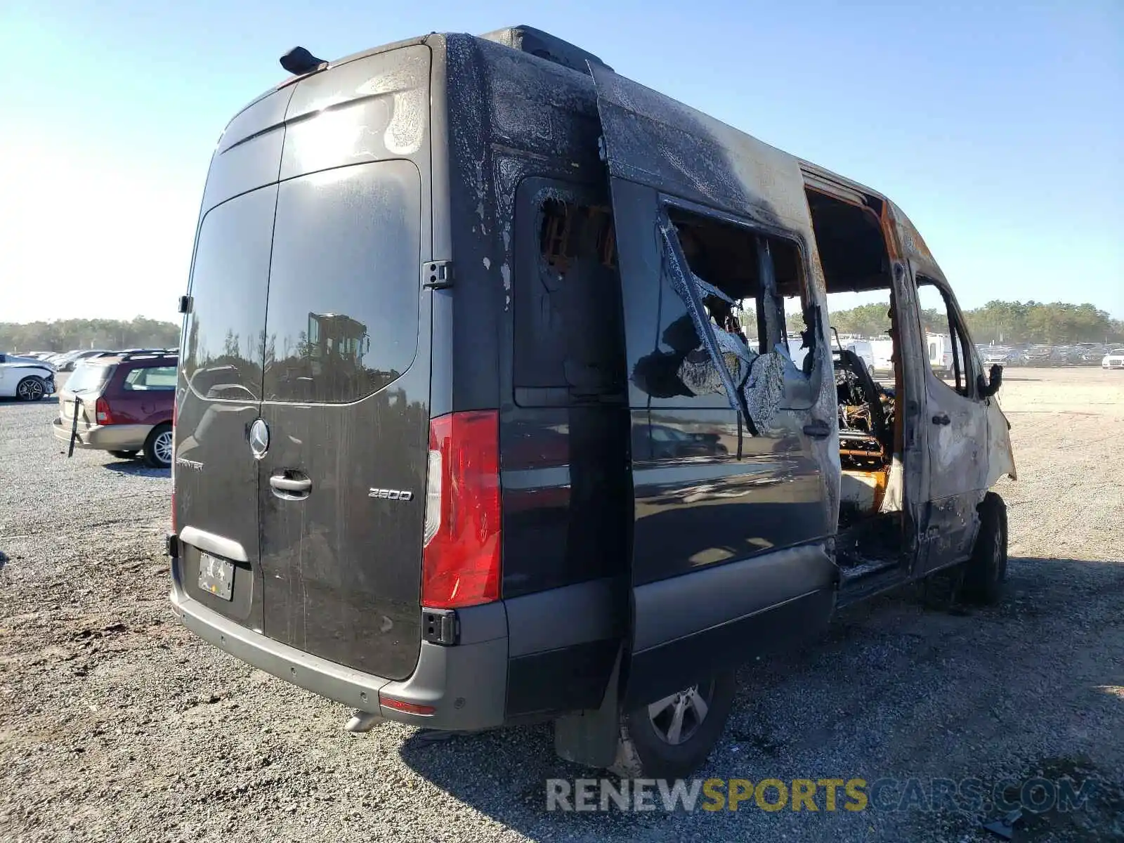 4 Photograph of a damaged car WDZPF0CD8KP125866 MERCEDES-BENZ SPRINTER 2019