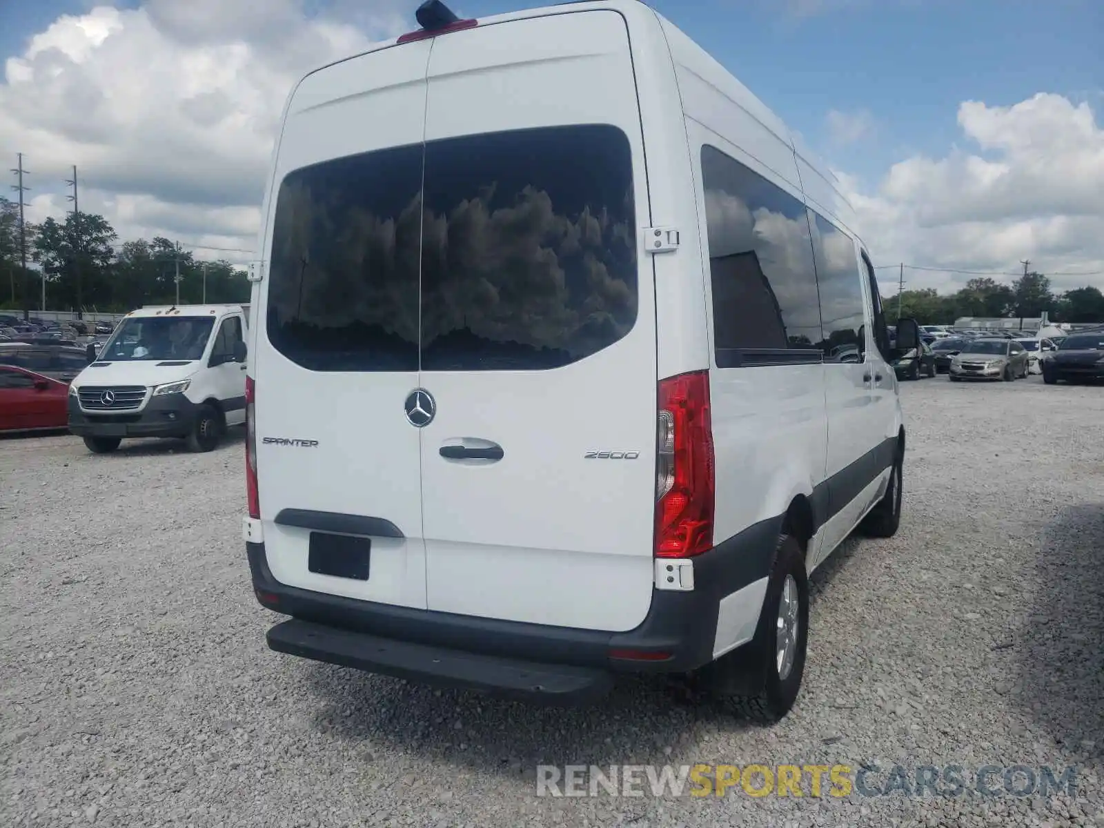 4 Photograph of a damaged car WDZPF0CDXKP040320 MERCEDES-BENZ SPRINTER 2019