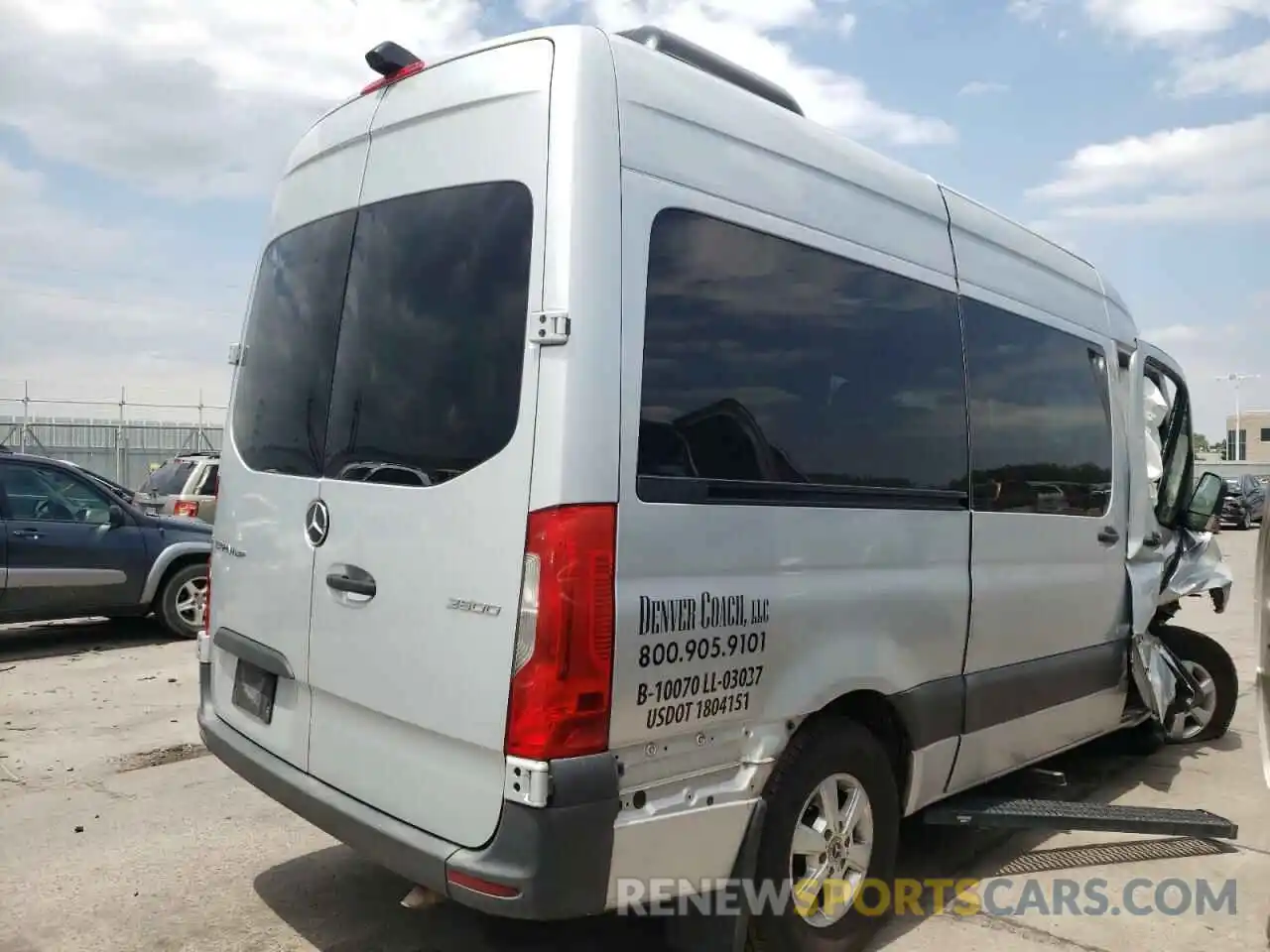 4 Photograph of a damaged car WDZPF0CDXKP110723 MERCEDES-BENZ SPRINTER 2019