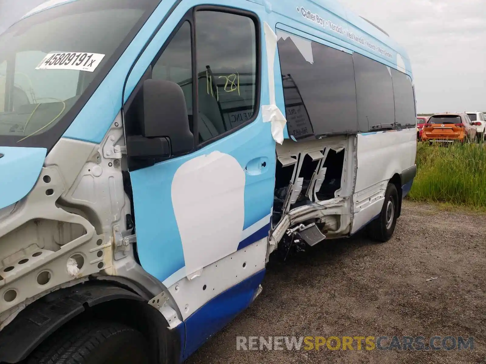 9 Photograph of a damaged car WDZPF1CD4KT000554 MERCEDES-BENZ SPRINTER 2019