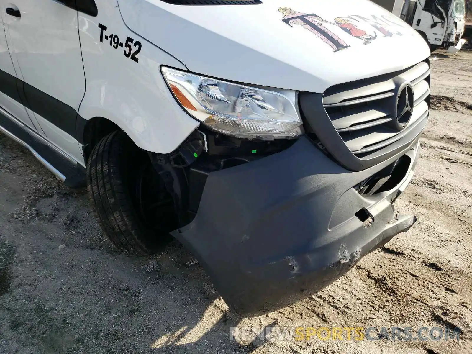 9 Photograph of a damaged car WDZPF1CD4KT000909 MERCEDES-BENZ SPRINTER 2019