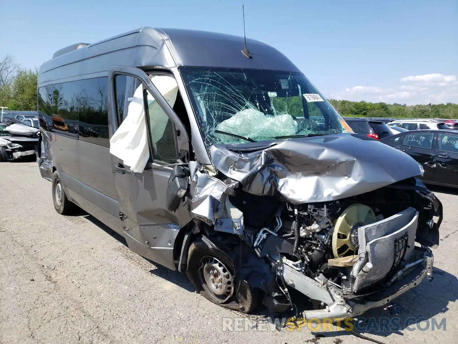 1 Photograph of a damaged car WDZPF1CDXKT003443 MERCEDES-BENZ SPRINTER 2019