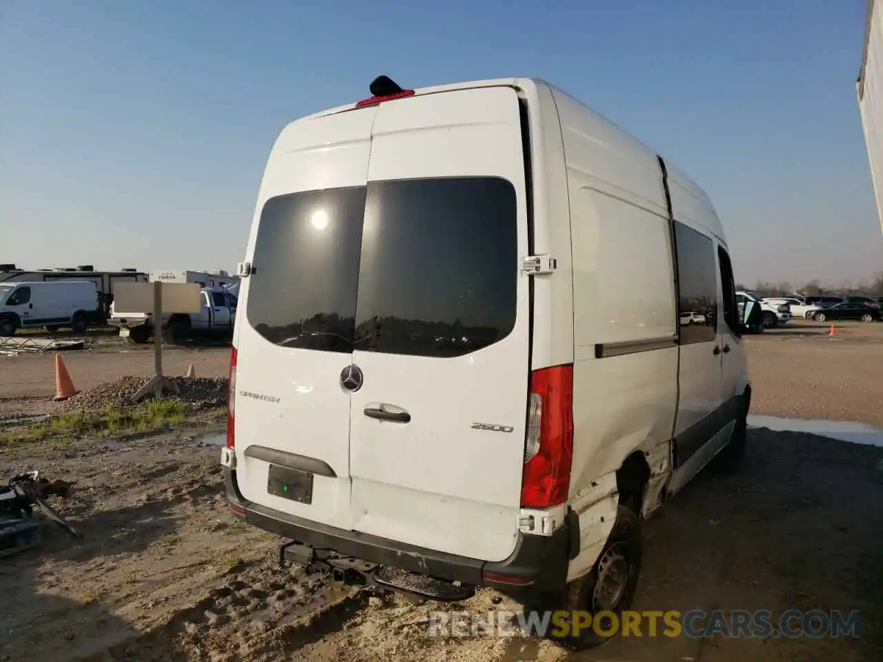 4 Photograph of a damaged car W1W4EBHY0LP256230 MERCEDES-BENZ SPRINTER 2020