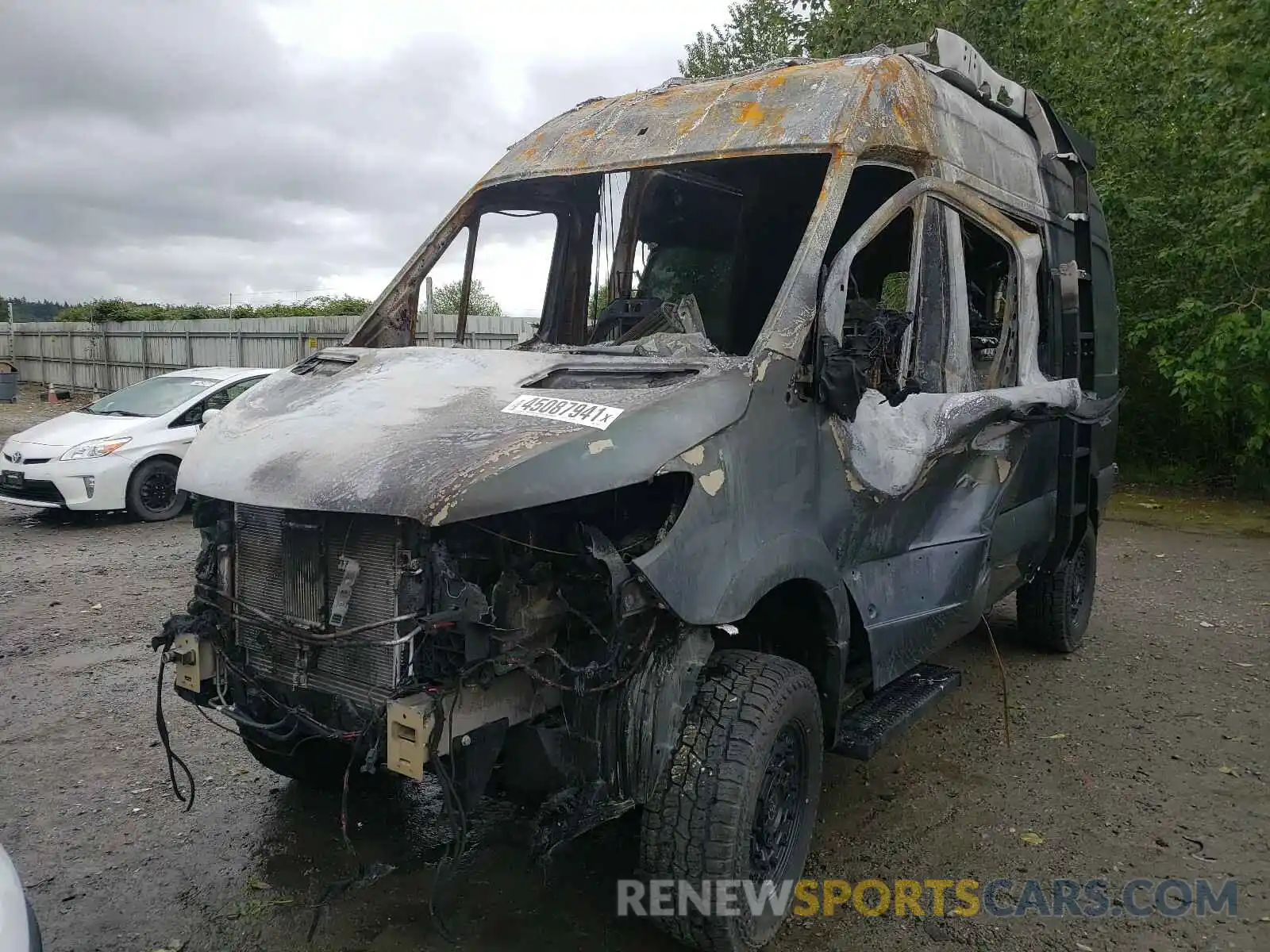 2 Photograph of a damaged car W1W4EBVY9LP266971 MERCEDES-BENZ SPRINTER 2020